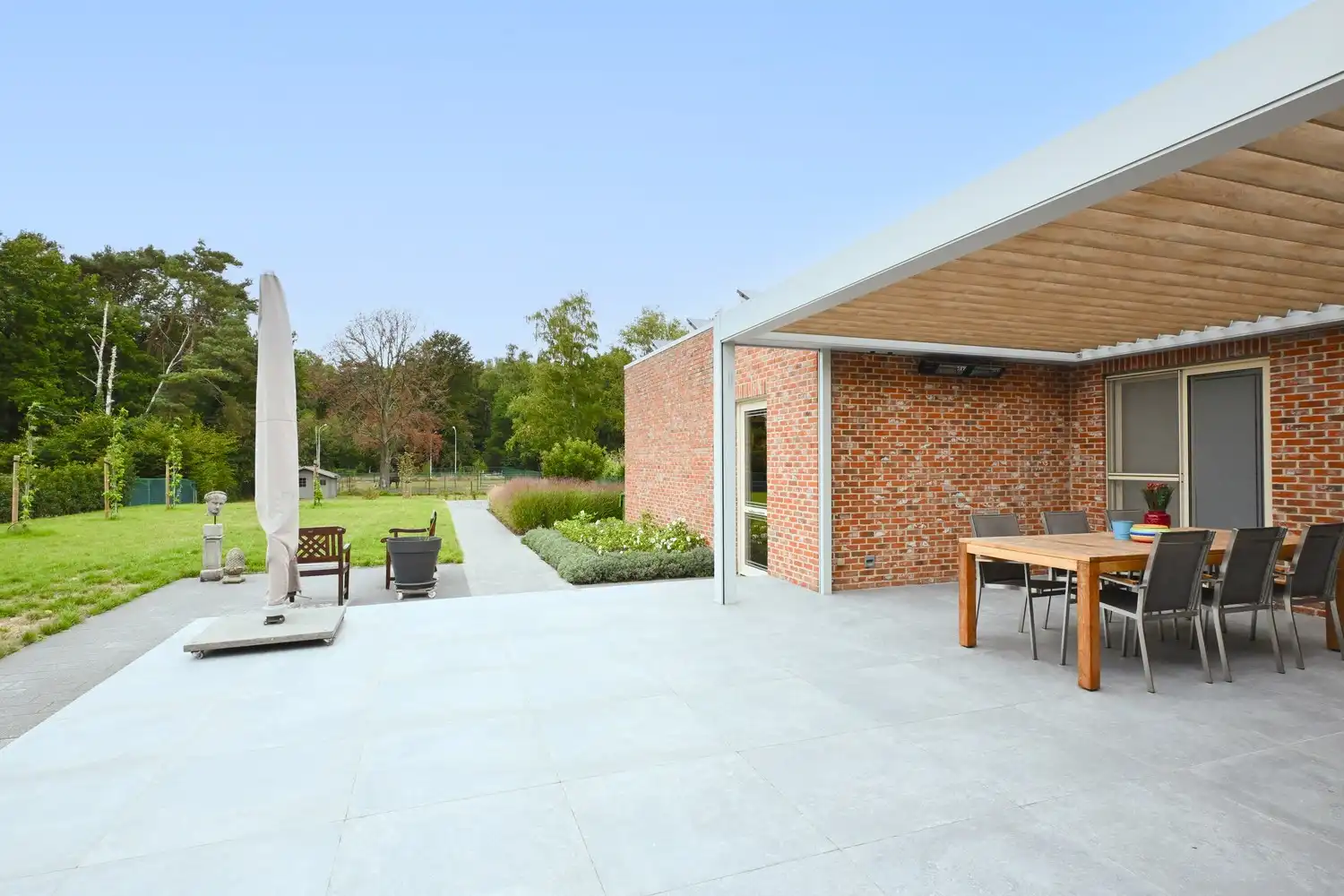 Instapklare gezinswoning met prachtige tuin en hoogwaardige afwerking foto 17