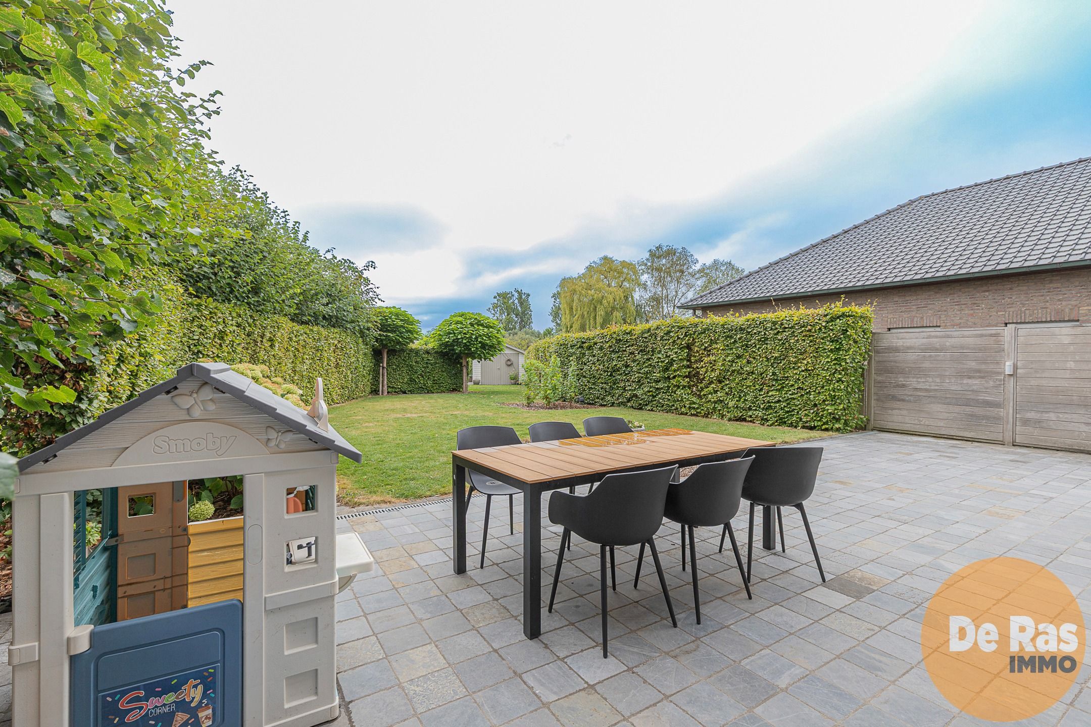 HILLEGEM – Gerenoveerde, ruime HOB met schitterende tuin foto 23