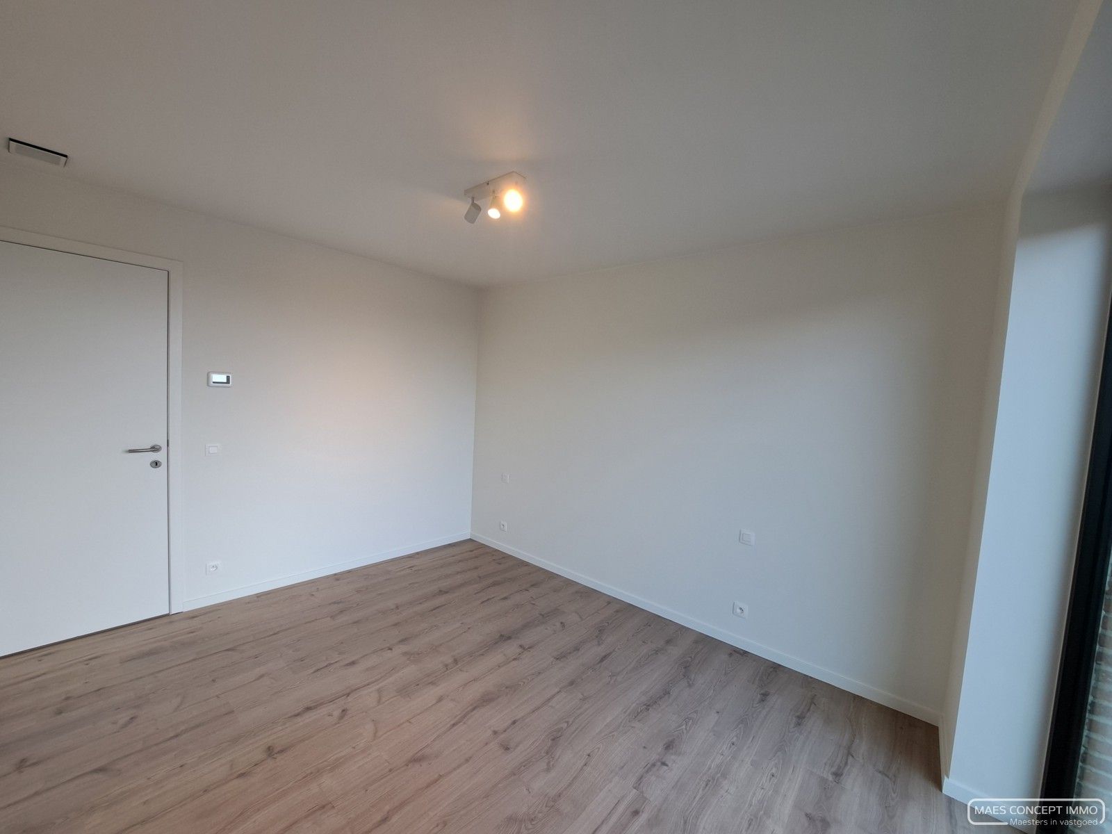 Eén-slaapkamer appartement te huur in centrum Desselgem foto 8