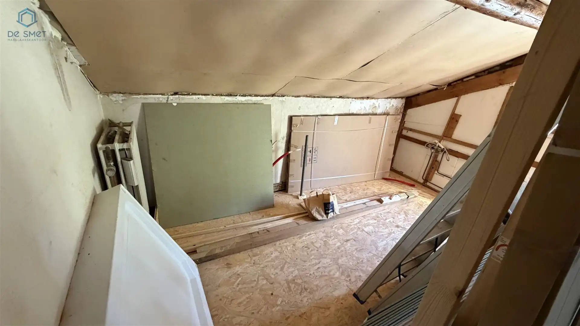 TE RENOVEREN WONING MET 3 SLAAPKAMERS, TUIN EN PRACHTIG UITZICHT IN PAJOTTEGEM foto 16