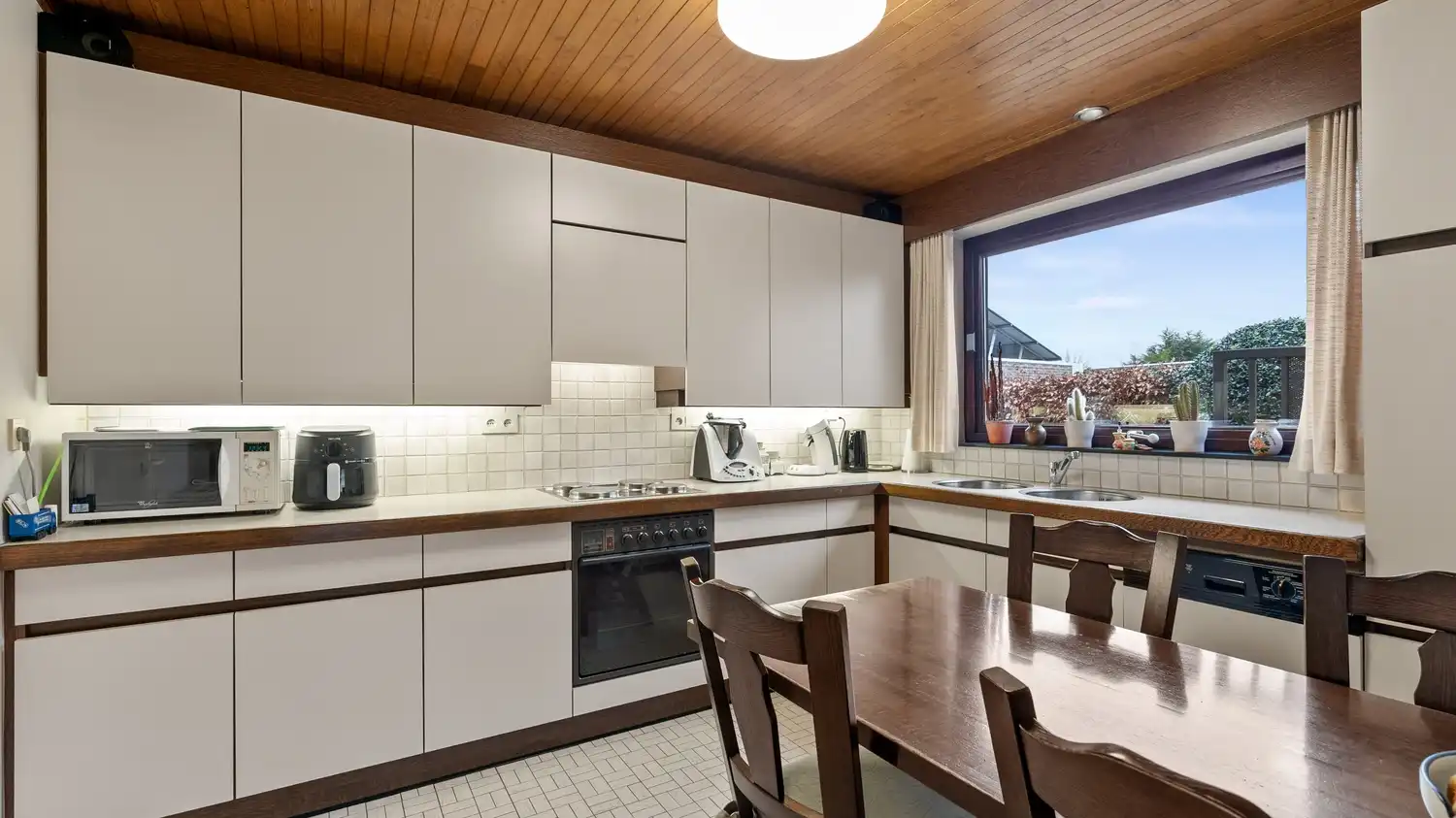 Charmante gelijkvloerse open bebouwing met 3 slaapkamers foto 7