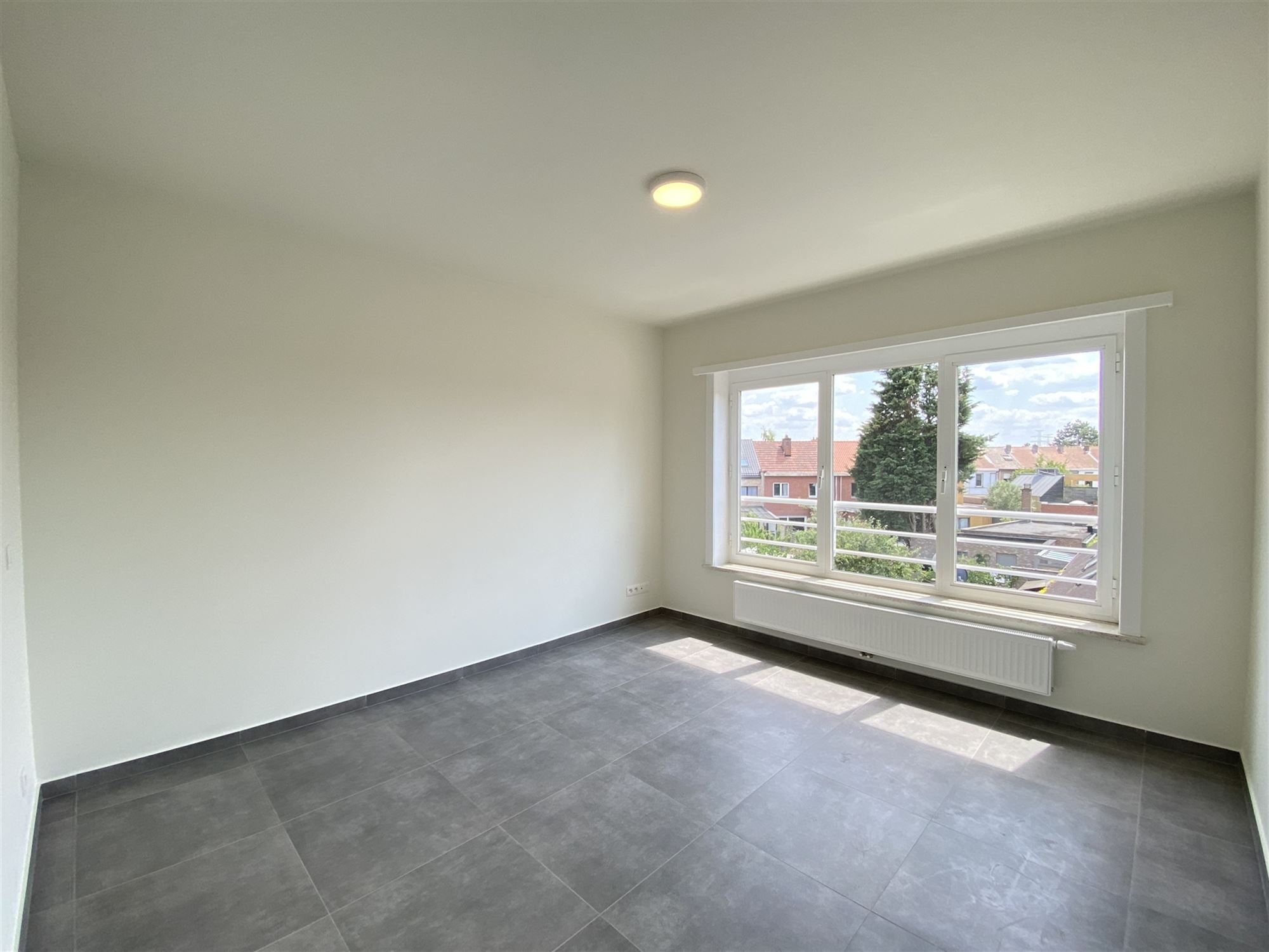 Gerenoveerd appartement met garagebox te Wondelgem  foto 15