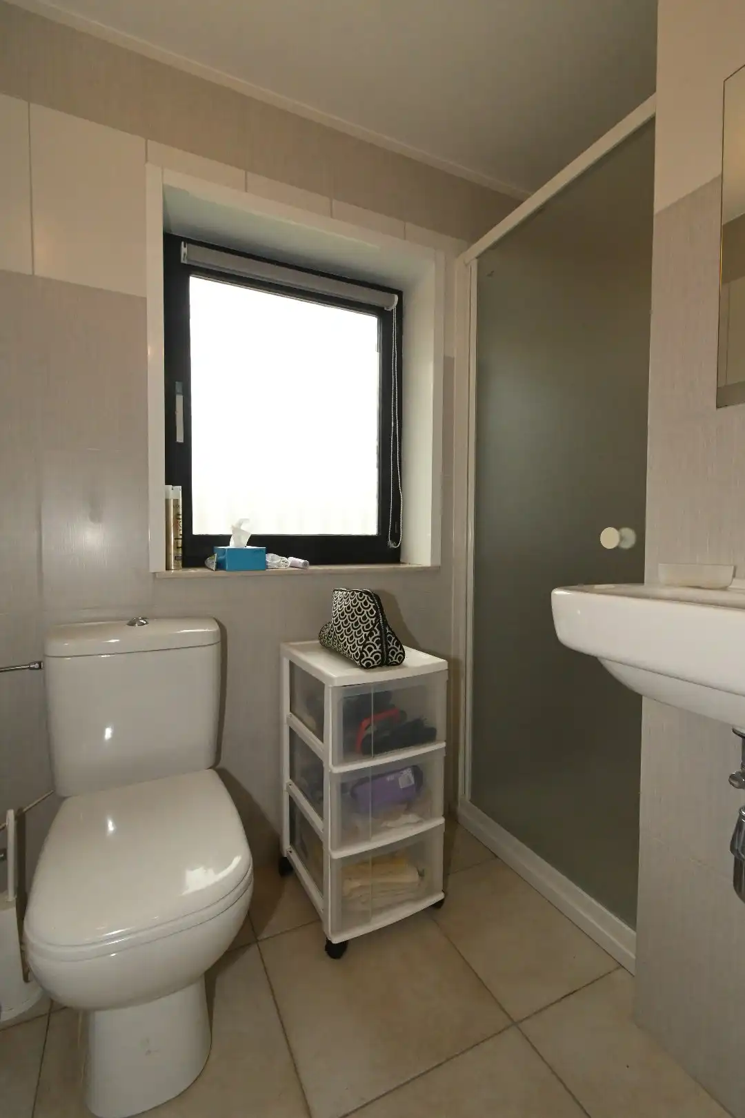 Ruime halfopen woning met parkeerplaats en tuin  foto 13