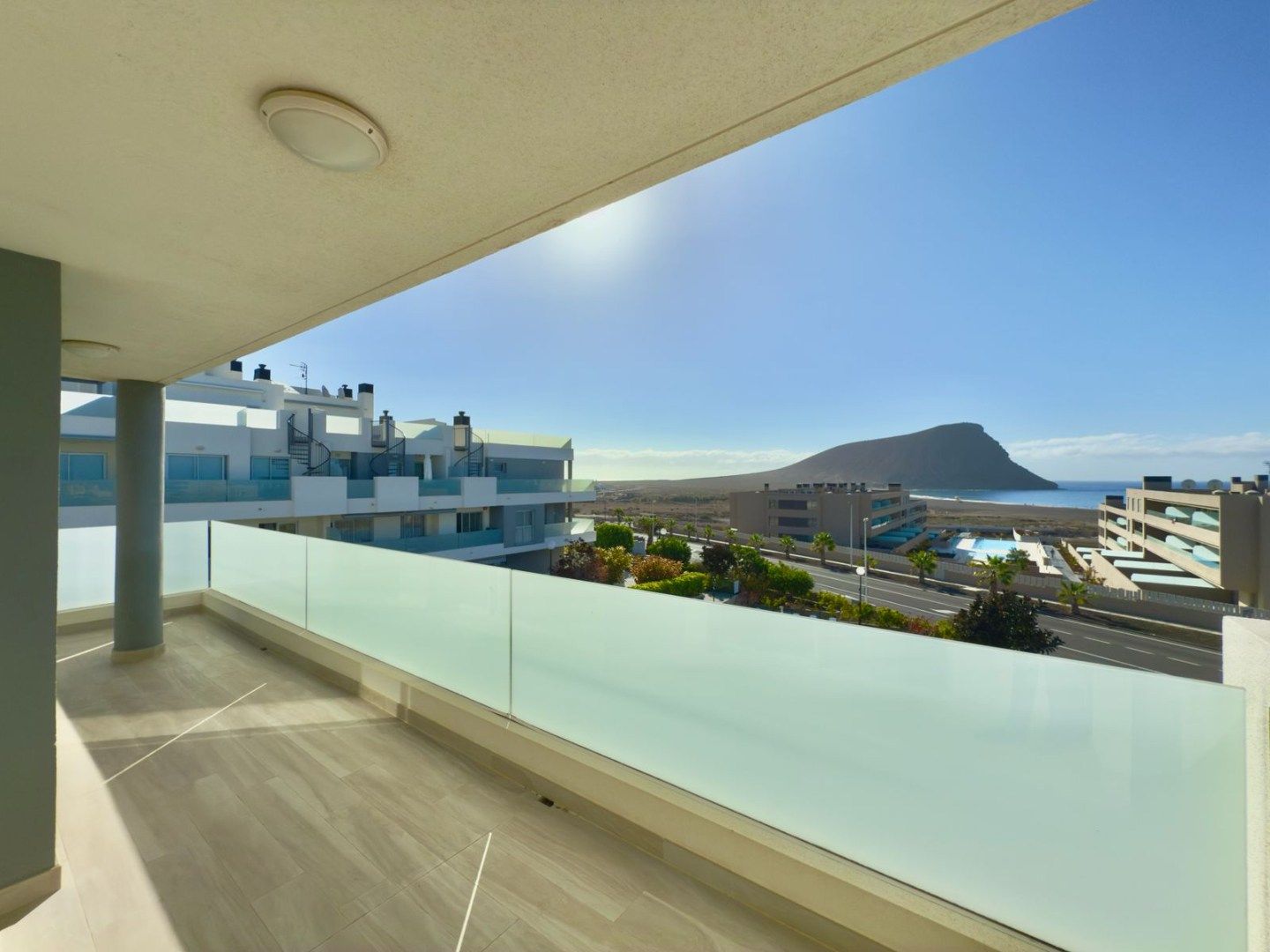 Elegante penthouse aan zee met privé dakterras in La Tejita foto 6