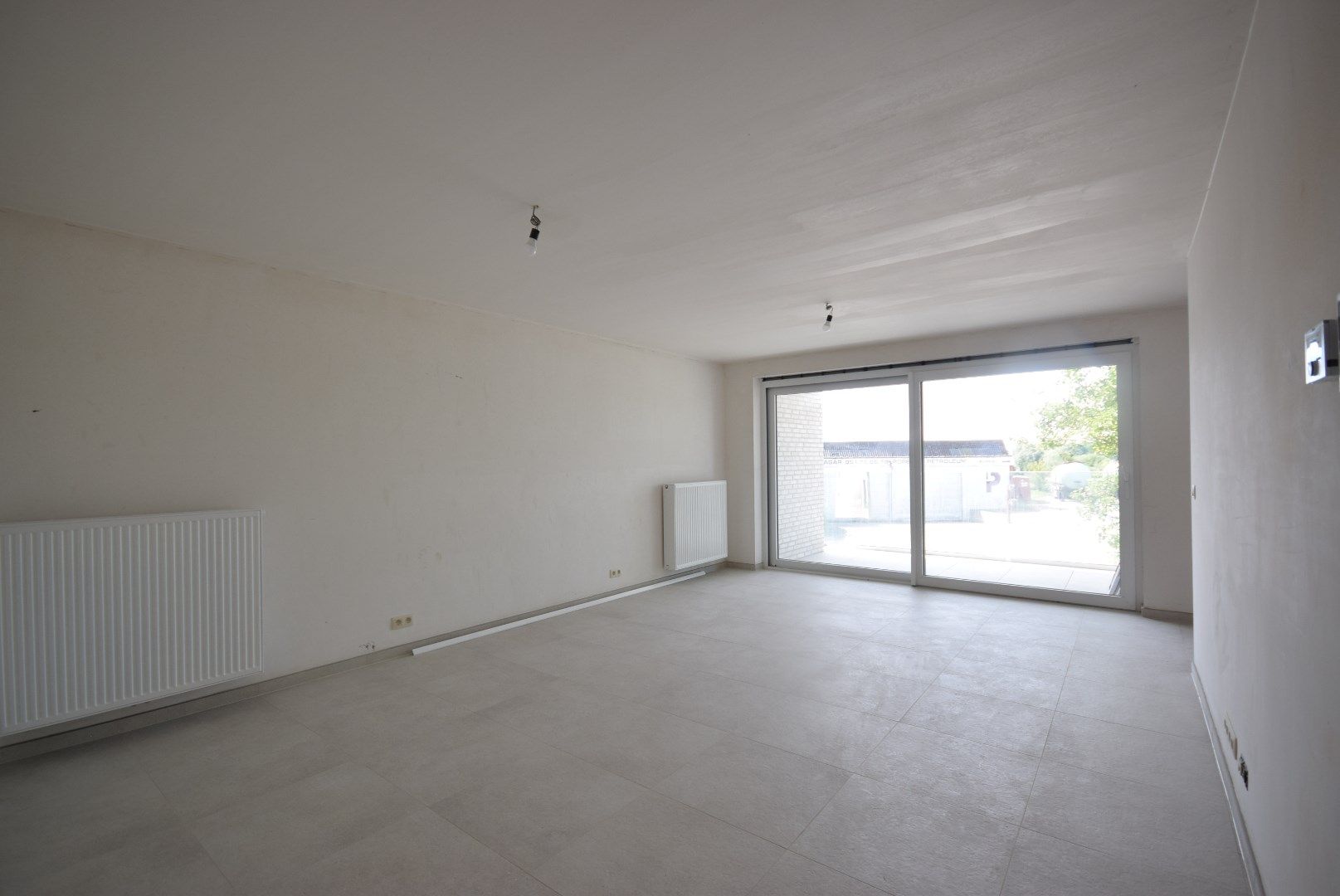 NIEUWBOUWAPPARTEMENT MET TWEE SLAAPKAMERS EN TERRAS foto 3