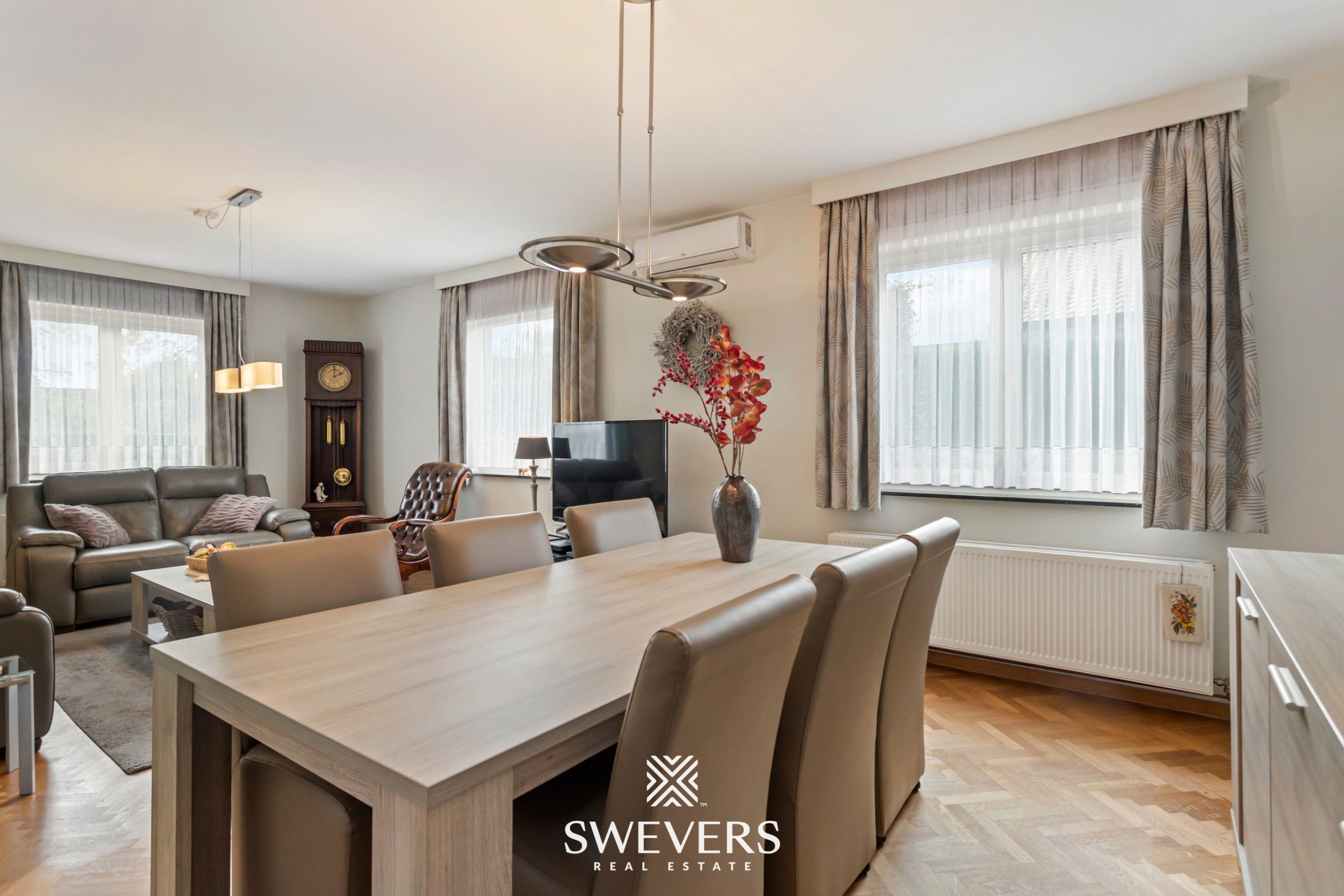 Ruime instapklare gezinswoning met 4 slaapkamers in rustige straat vlakbij Hasselt foto 6