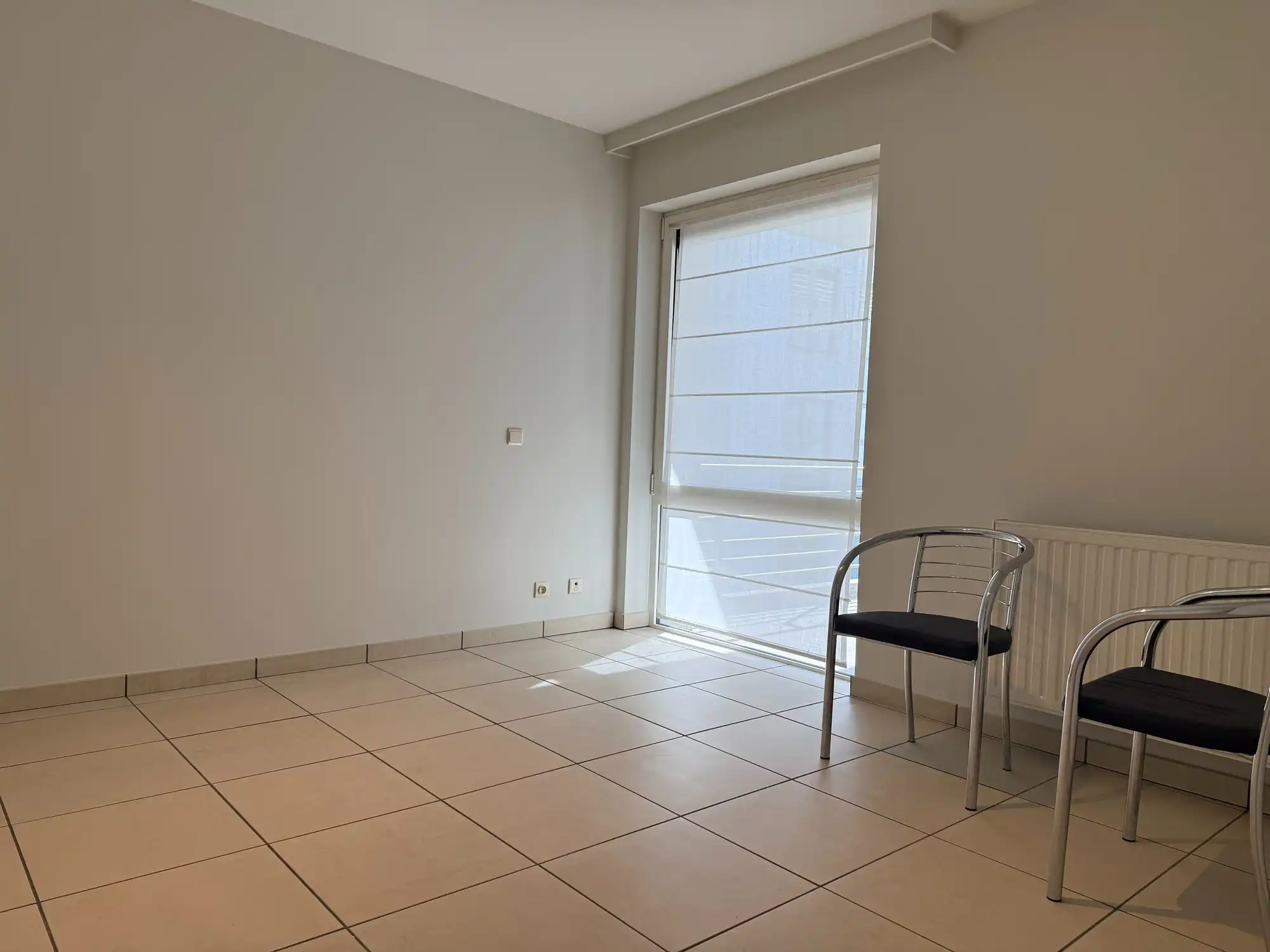 Volledig opgeschilderd ruim appartement op mooie ligging | Potegemstraat foto 6