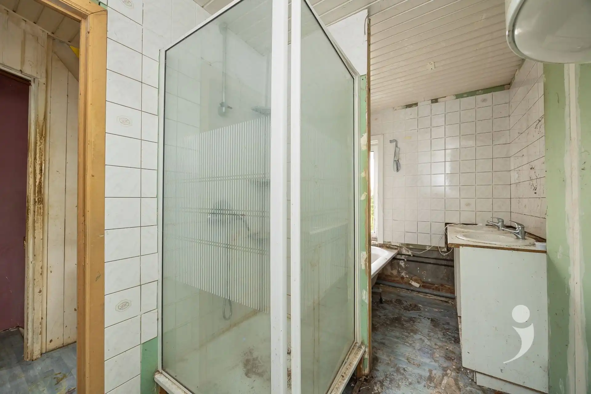 Te renoveren eengezinswoning met grote tuin foto 10