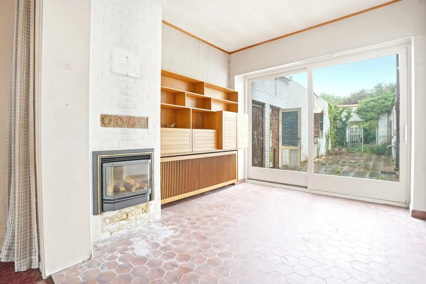 Te renoveren woning met veel op potentieel op topligging. foto 7