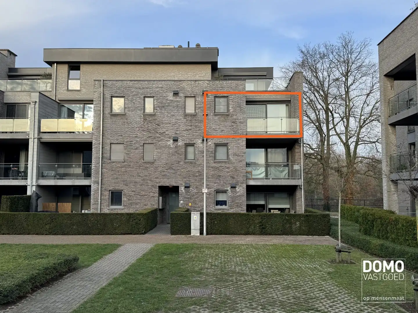 Ruim gemeubeld 2-slaapkamer appartement met terras in Kermt foto 16