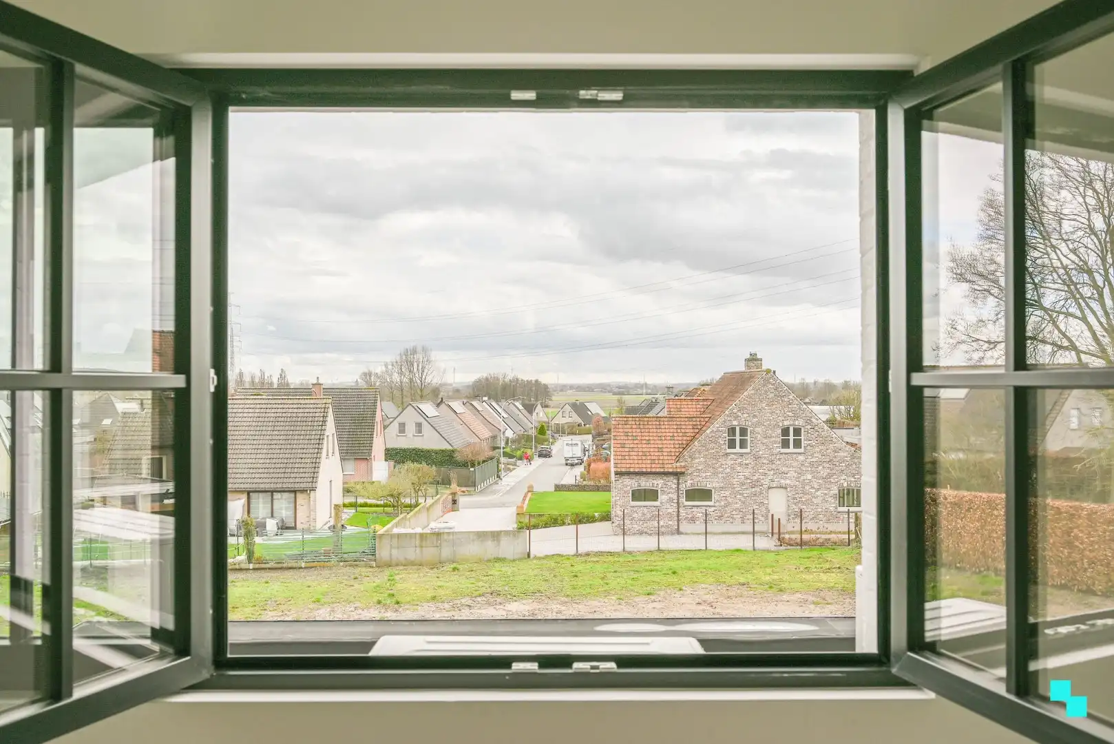 Ruime halfopen bebouwing in Zwevegem foto 12