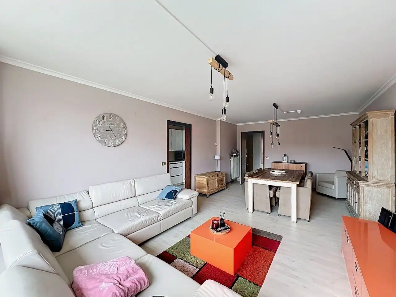 Verzorgd en uitstekend gelegen 2-slaapkamerappartement op de Graaf d’Ursellaan foto 8