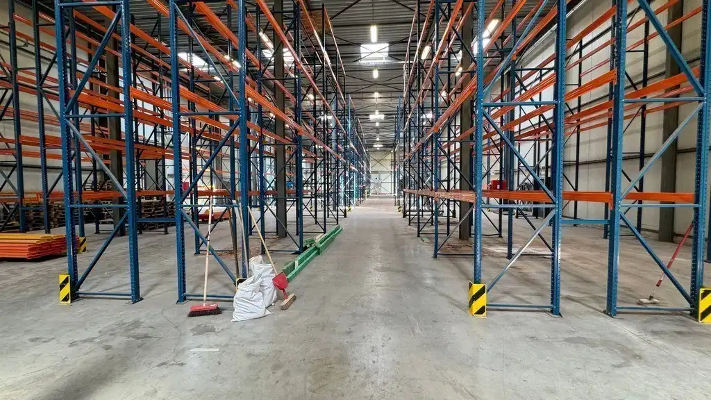 Logistiek bedrijfspand te huur in industriezone te Malle foto 15