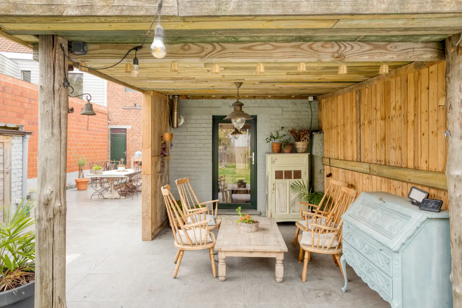 Zeer ruime gerenoveerde woning met 3 à 4 slaapkamers en garage! foto 20