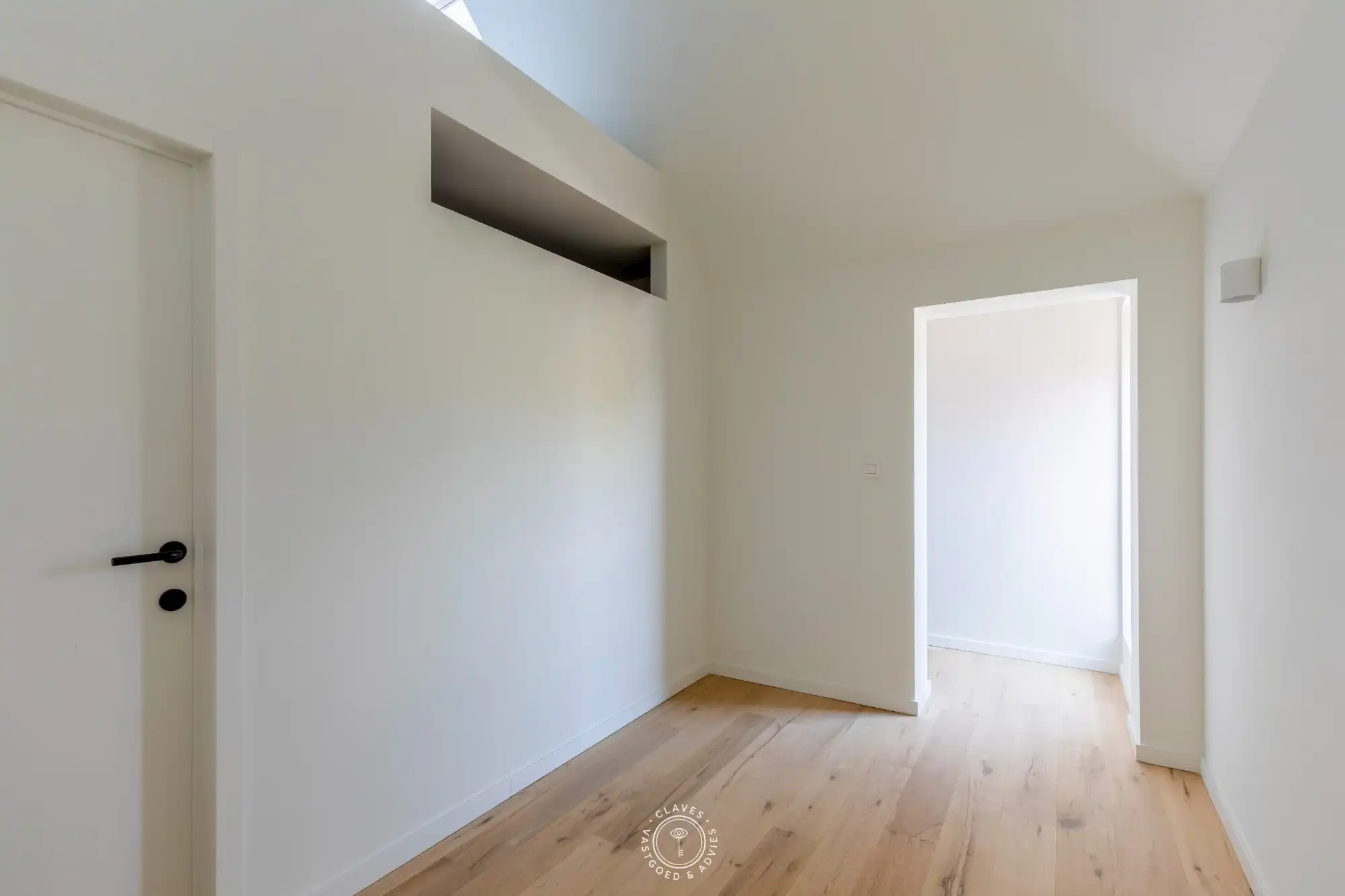Volledig vernieuwde halfopen bebouwing in het geliefde Nieuwkerken foto 14