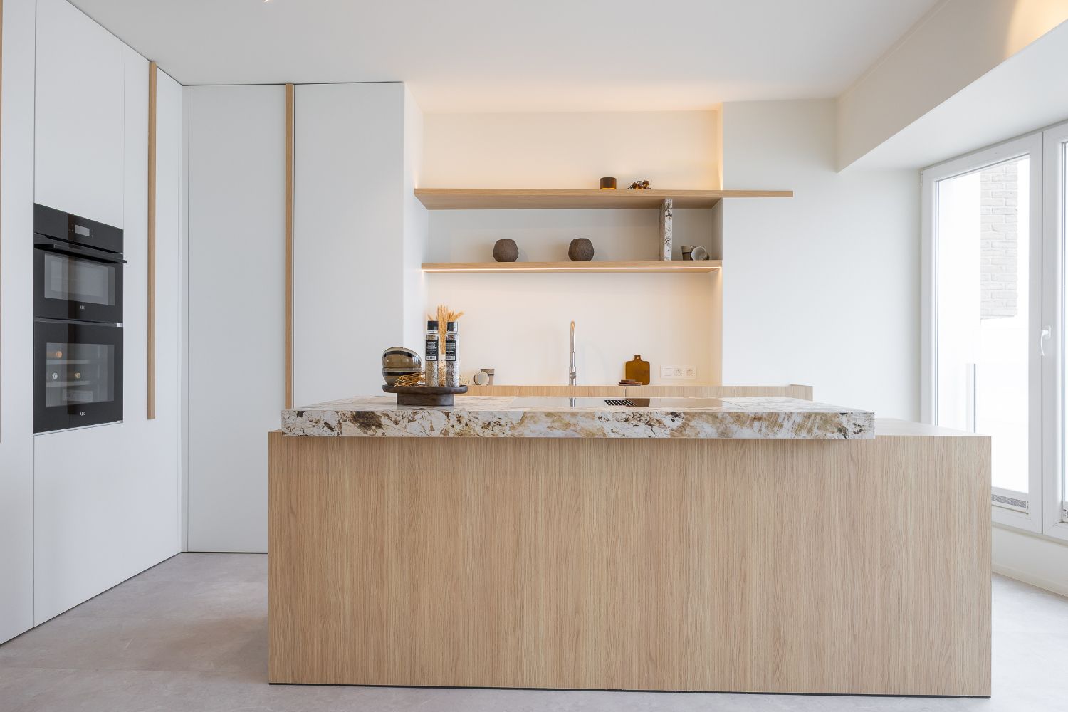 Luxueus 2 slaapkamer-appartement met frontaal zeezicht! foto 9