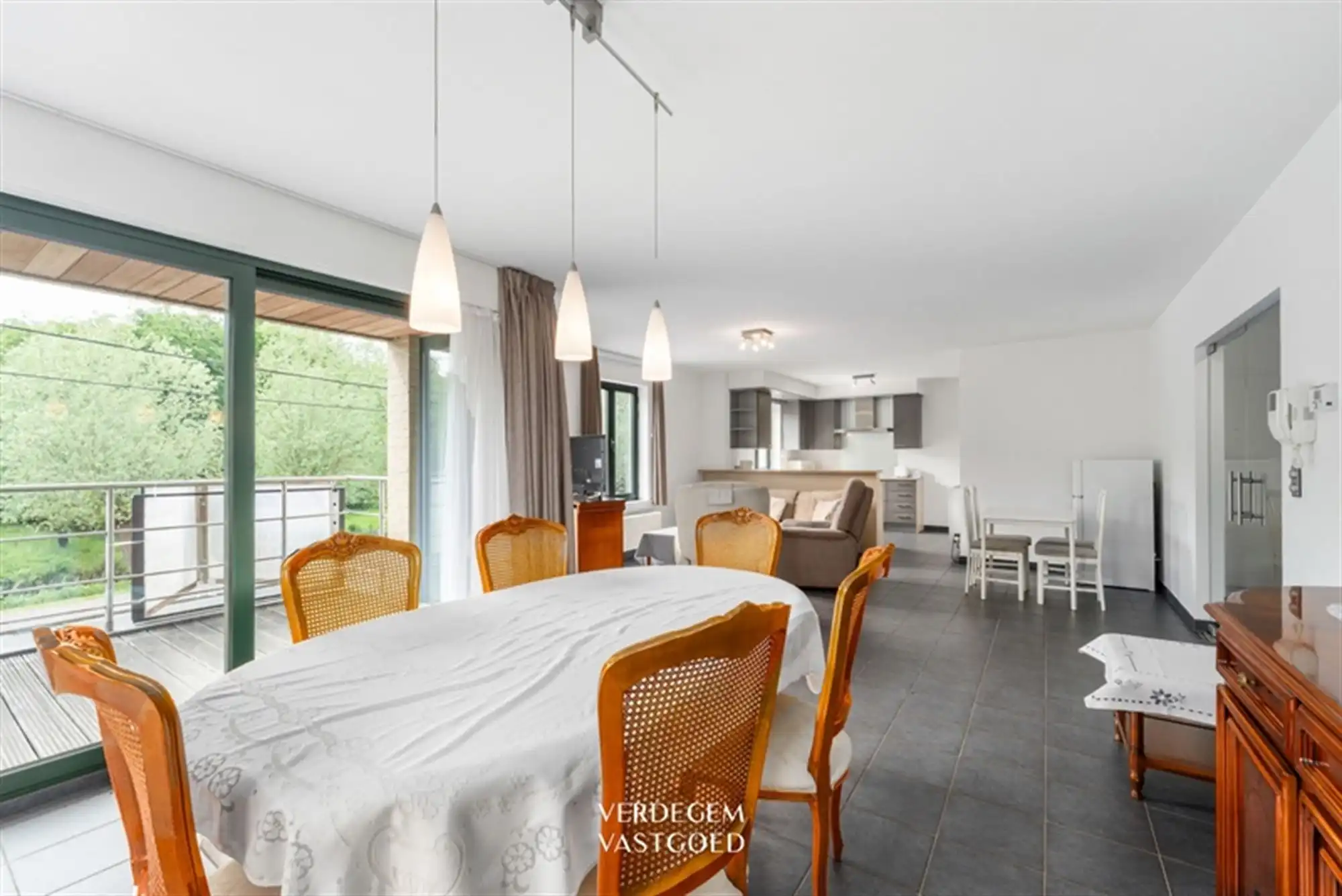 Prachtig ruim appartement met 2 slaapkamers, 2 terrassen en garage foto 7