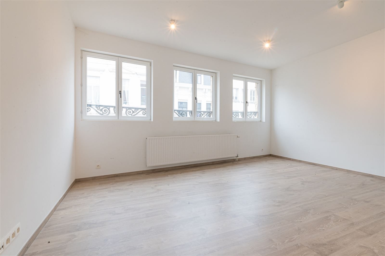 Opbrengstenwoning en handelsruimte foto 9