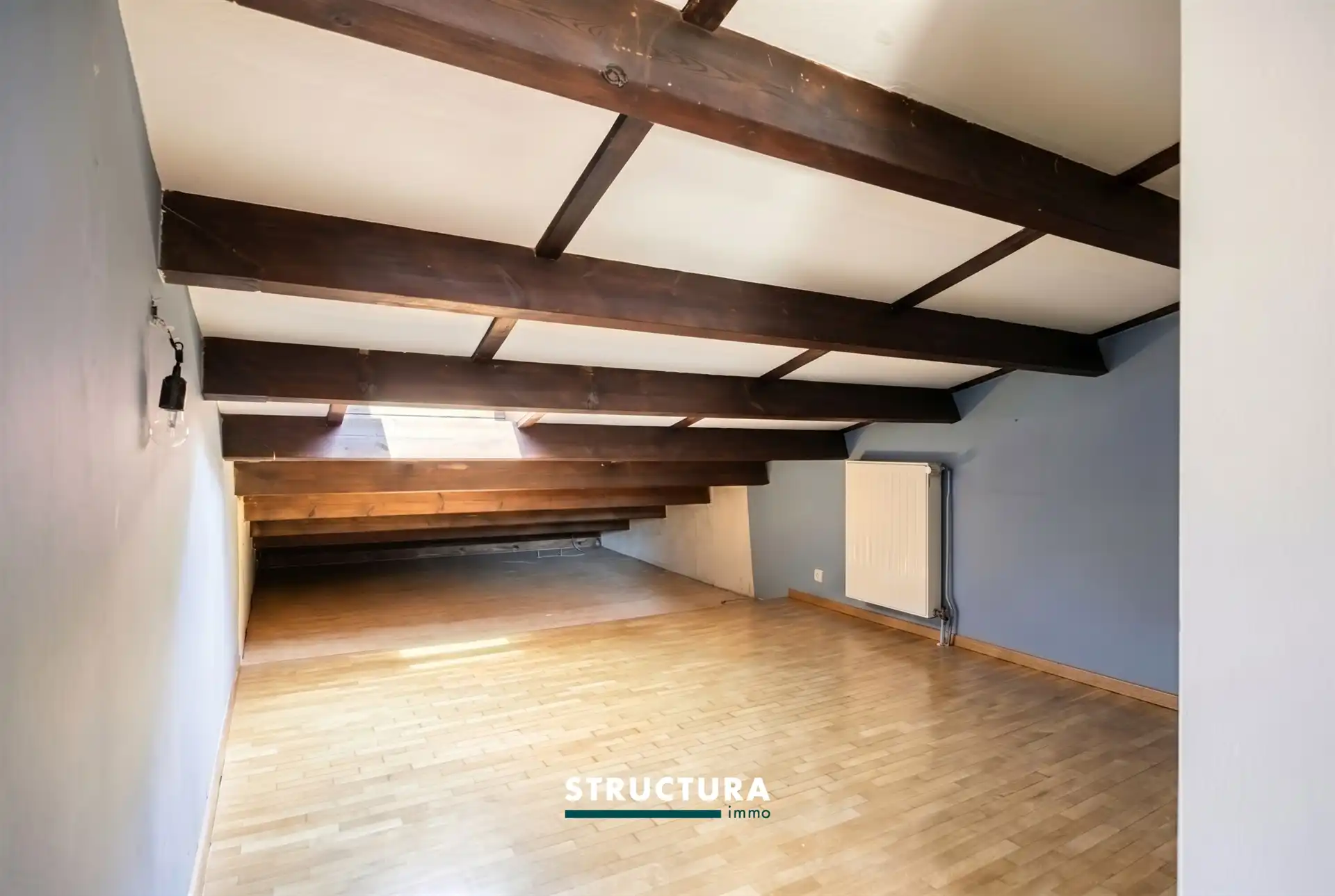 Prachtige woning met ruime loods foto 31