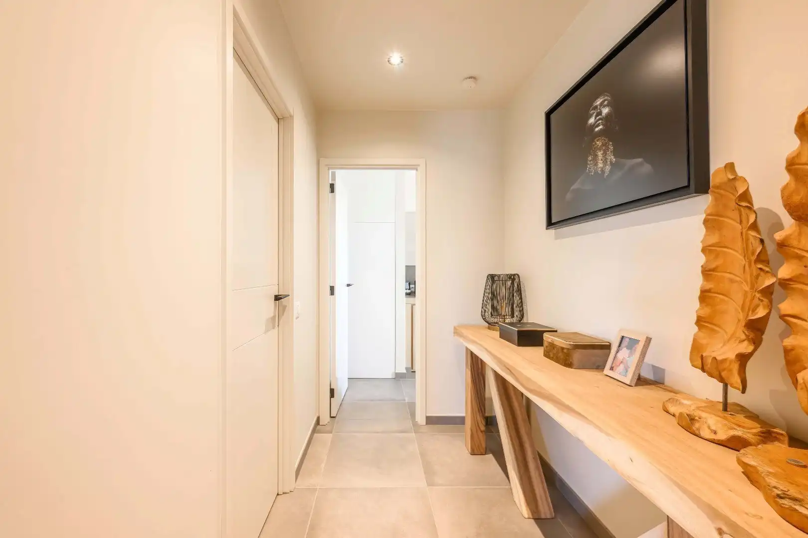 LUXUEUZE PENTHOUSE (BJ 2019) MET GUNSTIGE LIGGING foto 12