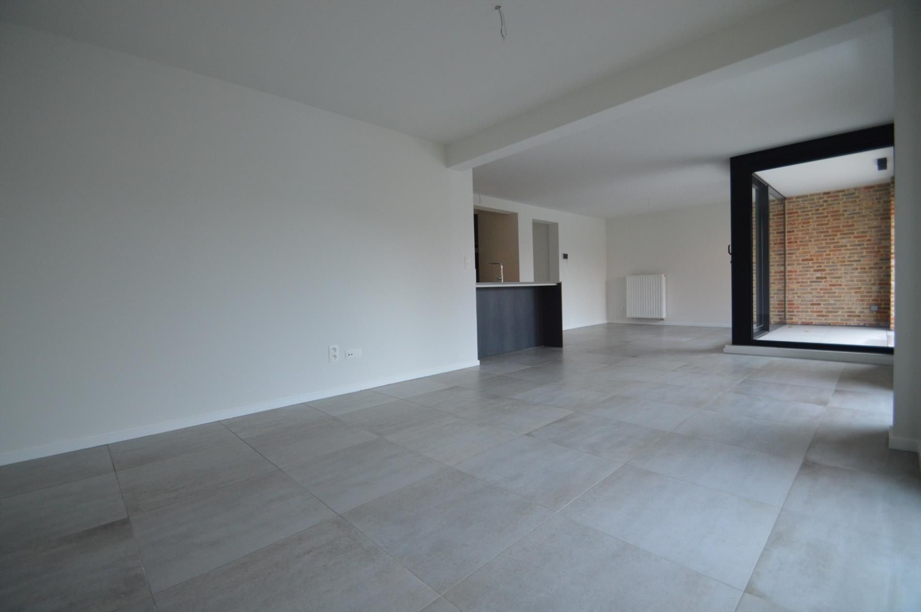  Stijlvol luxueus ingericht appartement met 2 slaapkamers en terras in hartje Hoeselt foto 11