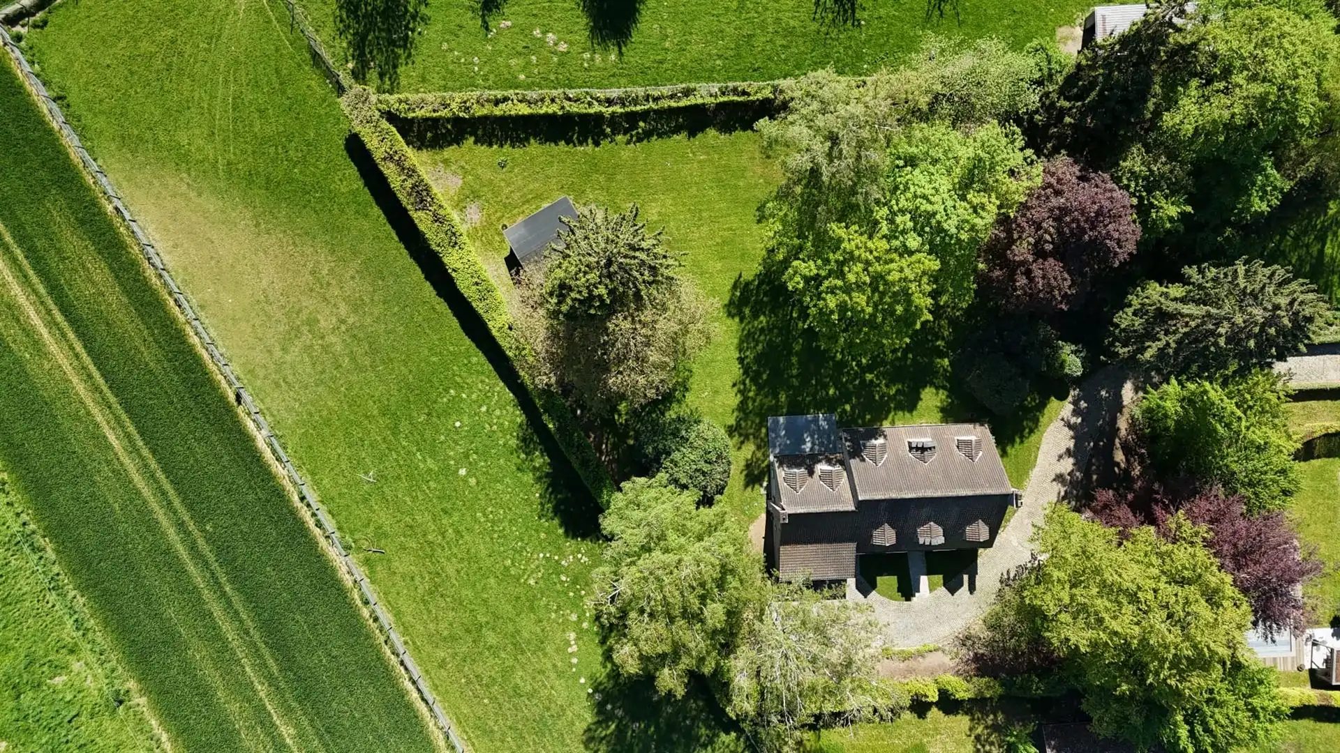 Charmante villa gelegen aan de rand van het Zoniënwoud foto 30