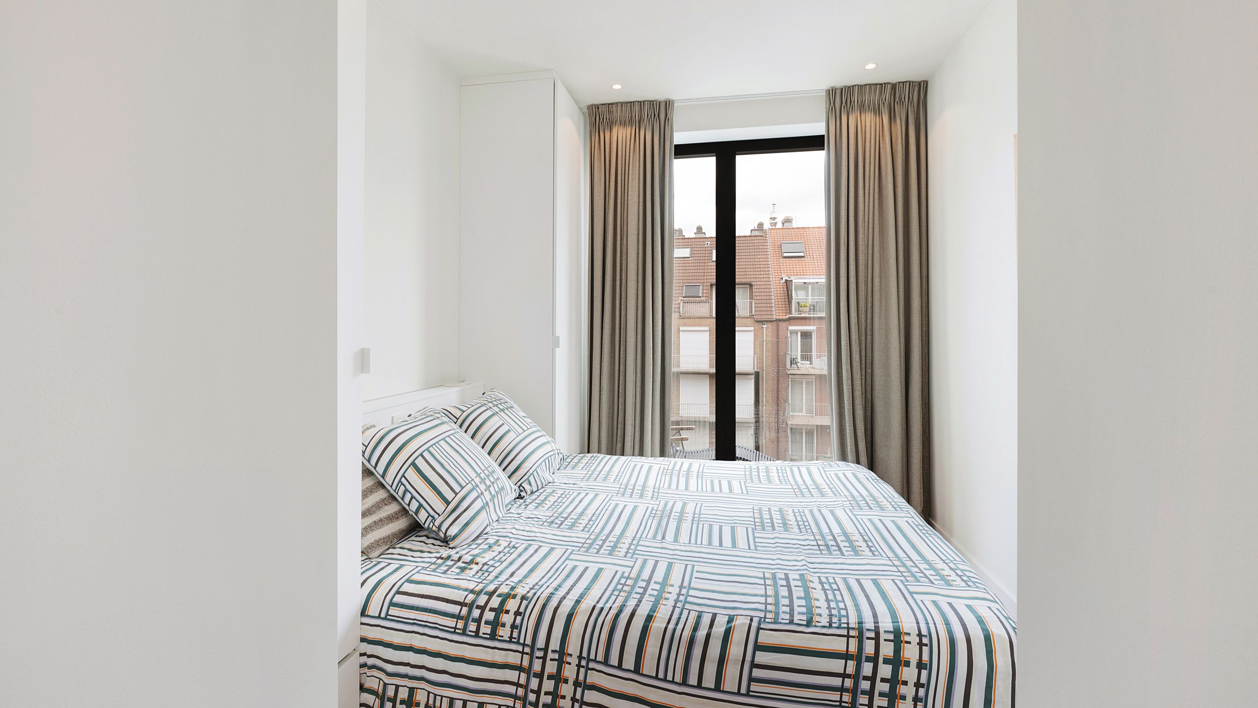 Exclusief zongericht  ruim appartement met open zicht en dubbele autostaanplaats [Koningslaan]. foto 25