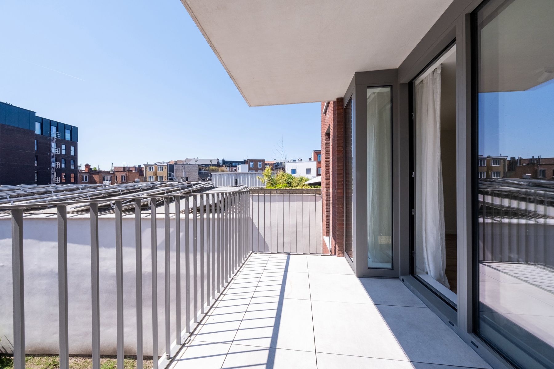 Gloednieuw 2-slaapkamer-appartement met terras op t' Zuid  foto 2