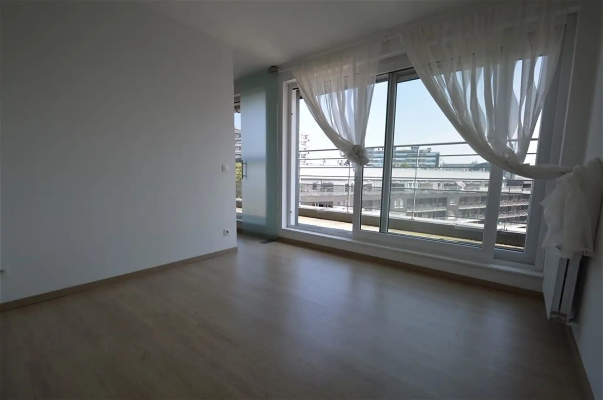  Prachtig eigentijds éénkamerappartement met privéparkeerplaats inbegrepen. foto 7