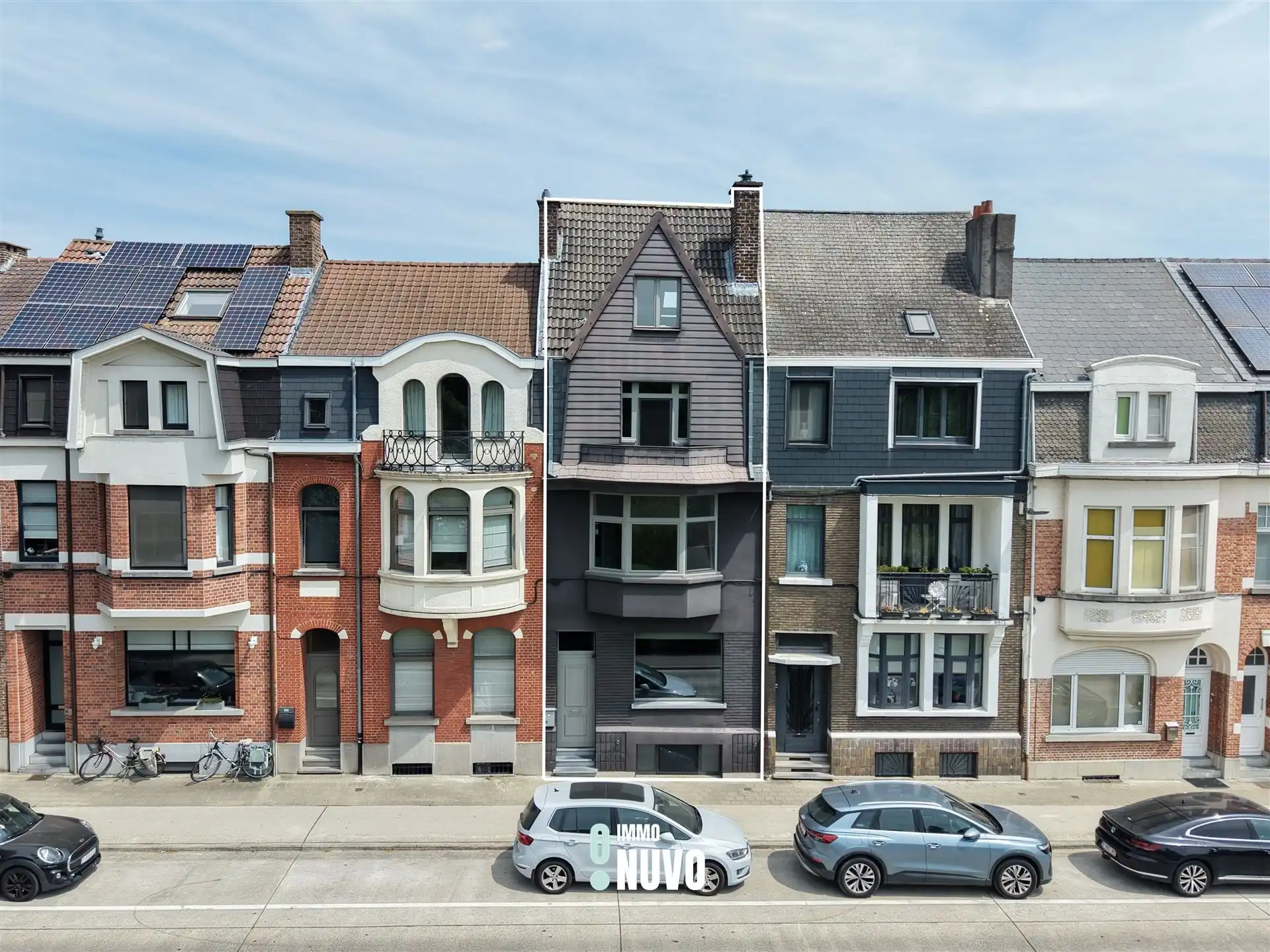 Instapklare woning met 3 slpks in centrum Aalst foto {{pictureIndex}}