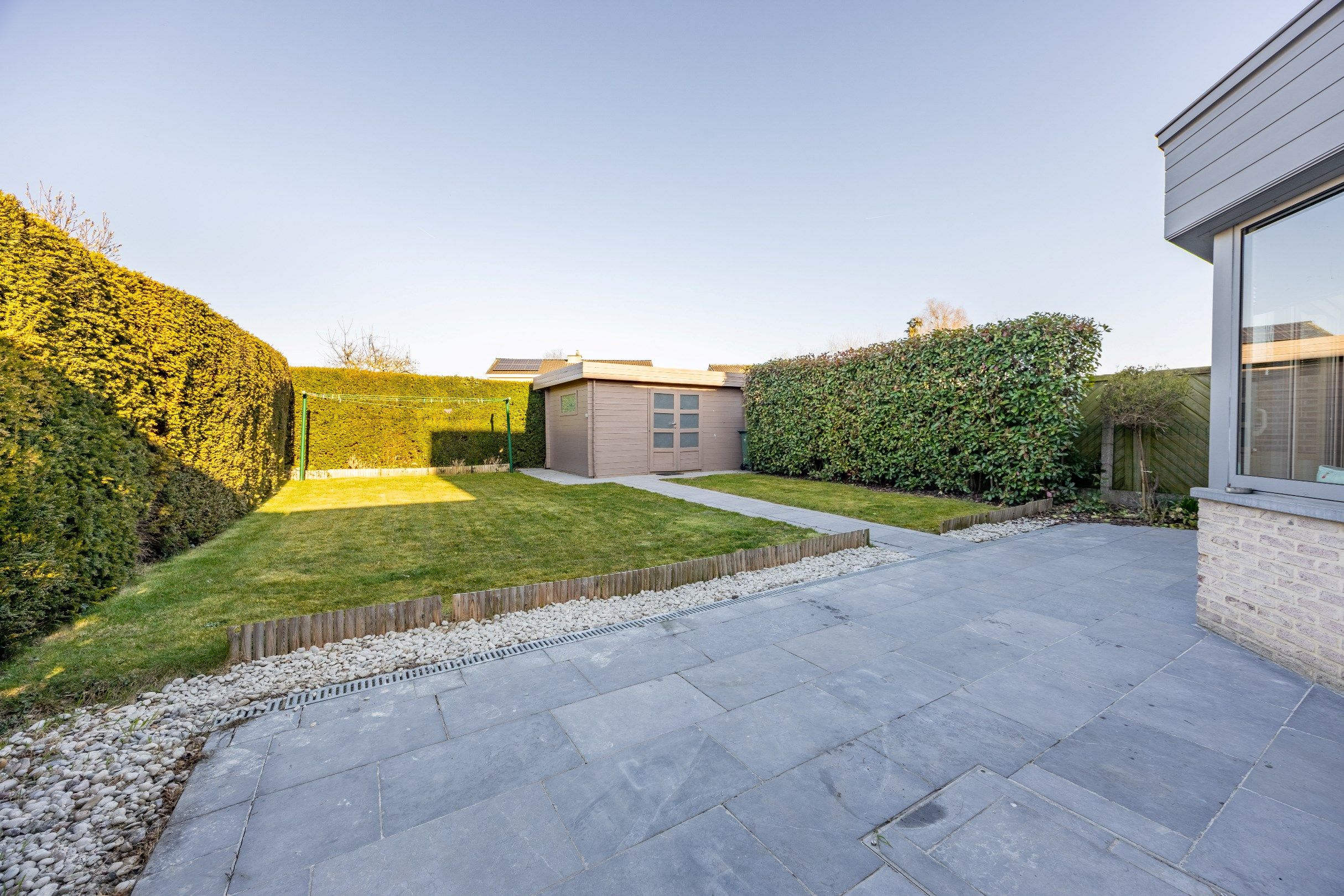 KNUSSE HOB MET TUIN EN GARAGE foto 11