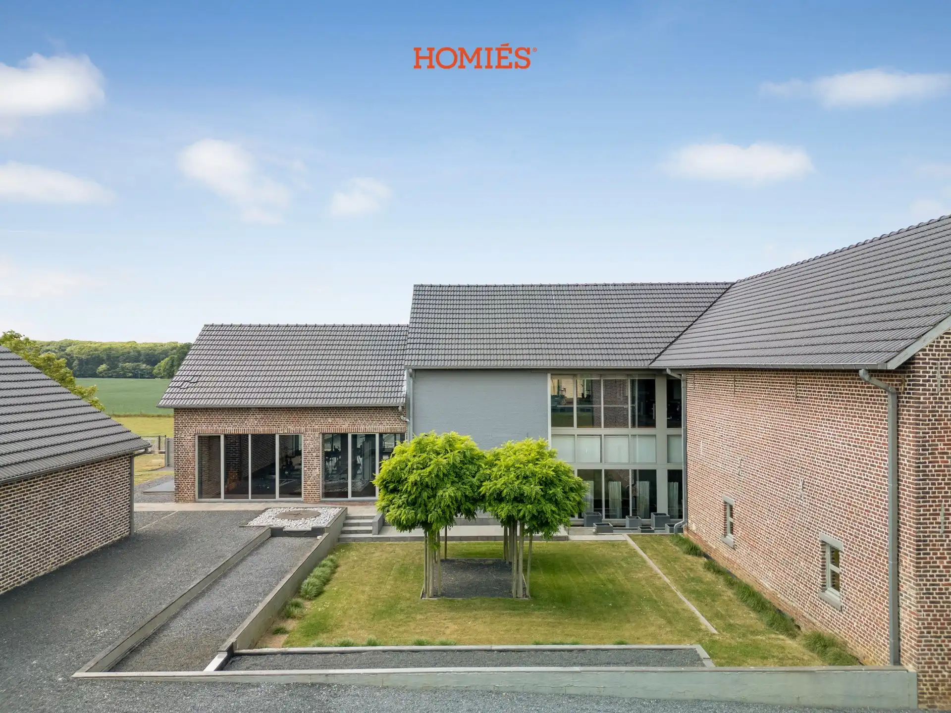 Prachtige villa & kantoorgebouw in groene omgeving foto 17