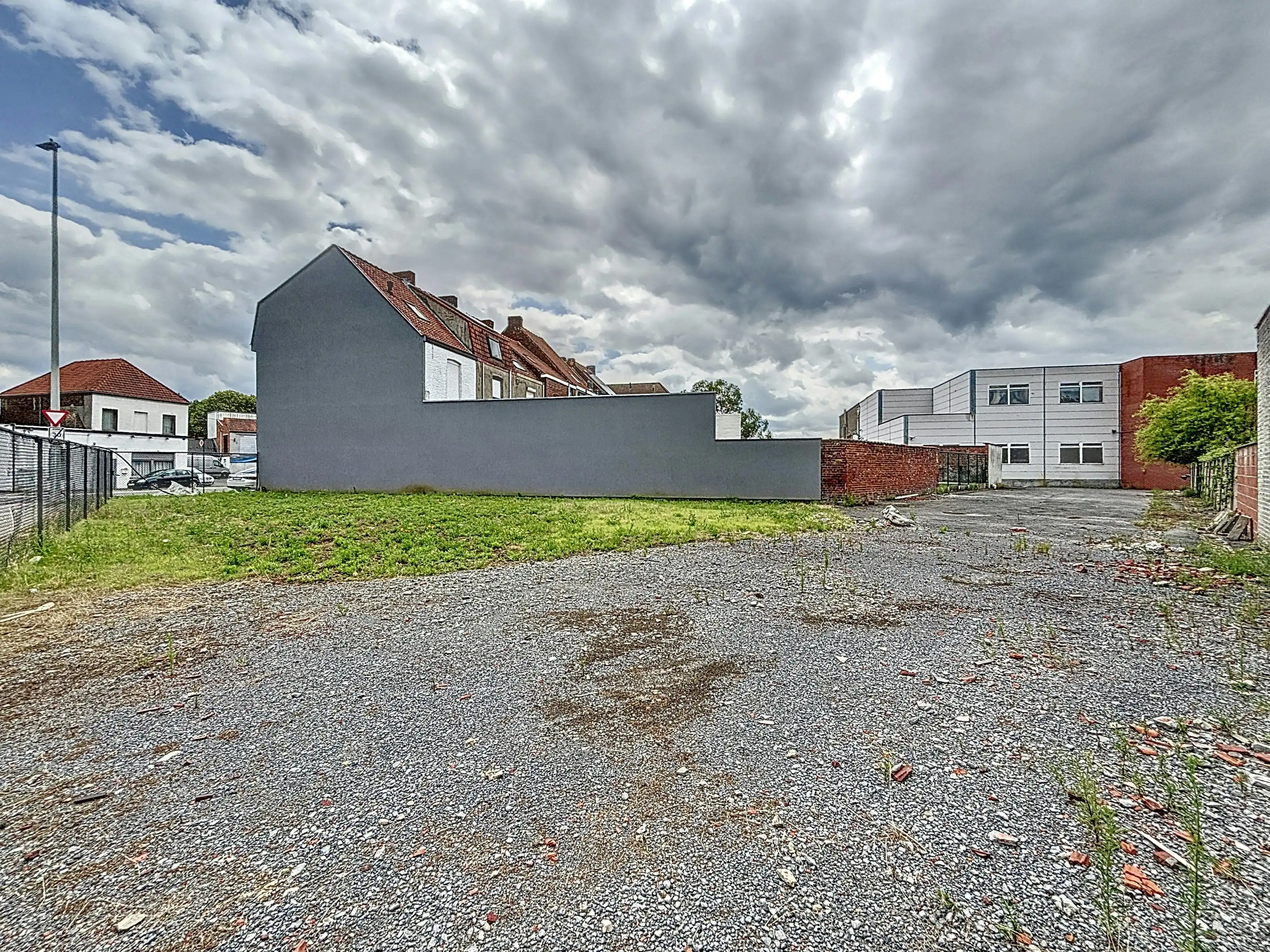 Centraal gelegen bouwgrond te koop in Kortrijk foto 2