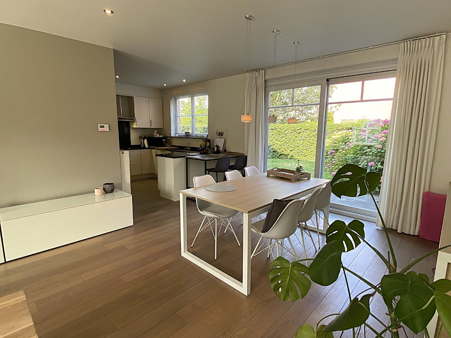 Instapklare woning met twee slaapkamers te huur in Bachte-Maria-Leerne foto 5