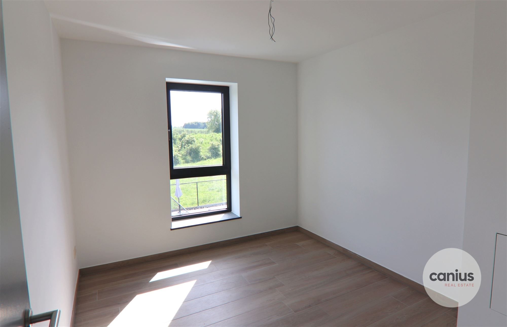 WONING MET 5 SLKS + TUIN foto 10