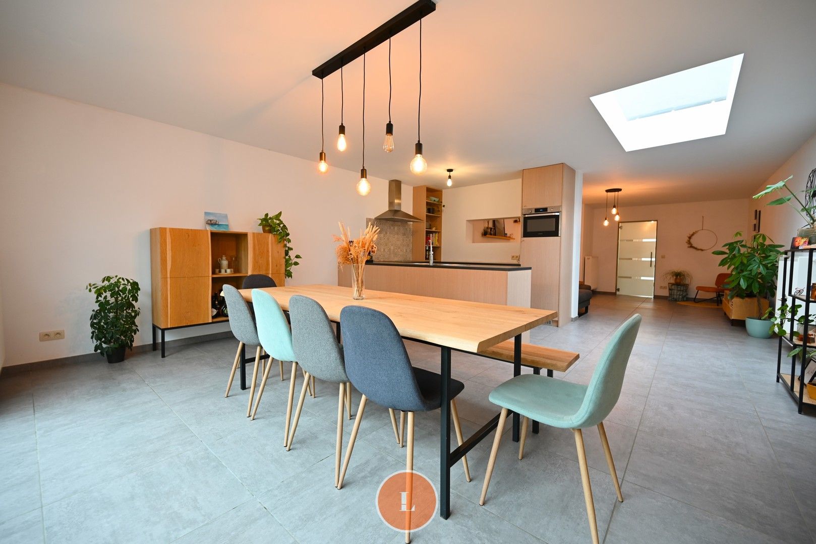 Instapklare woning in Dadizele met 3 slaapkamers en garage foto {{pictureIndex}}