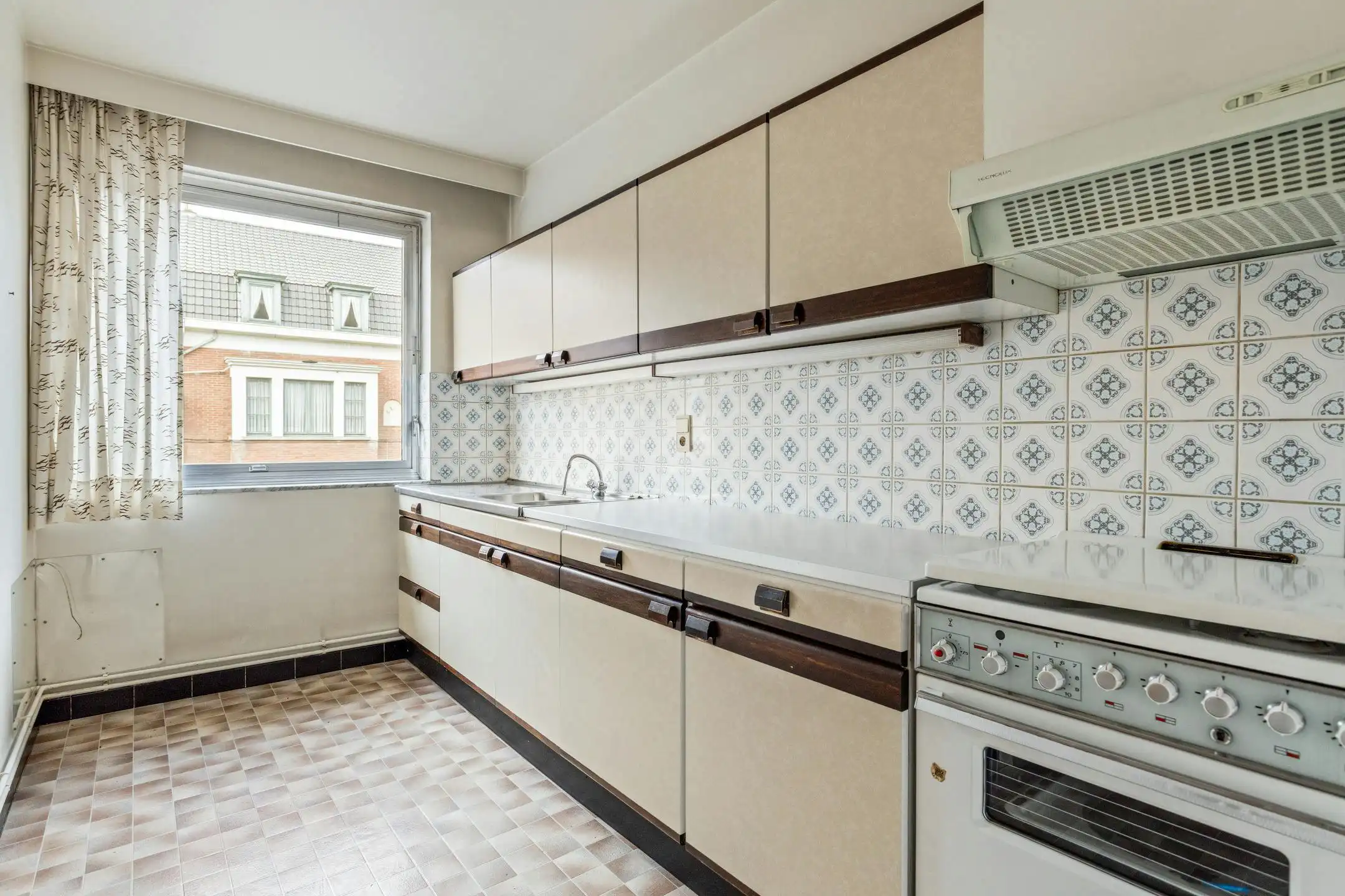 Twee slaapkamer appartement te koop in Kortrijk! foto 5