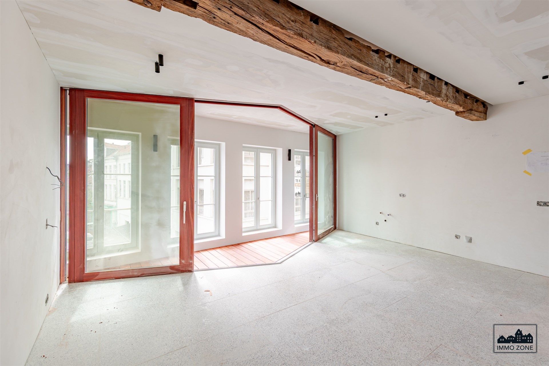 Architecturale parel tussen Vlas-en Vrijdagsmarkt foto 3