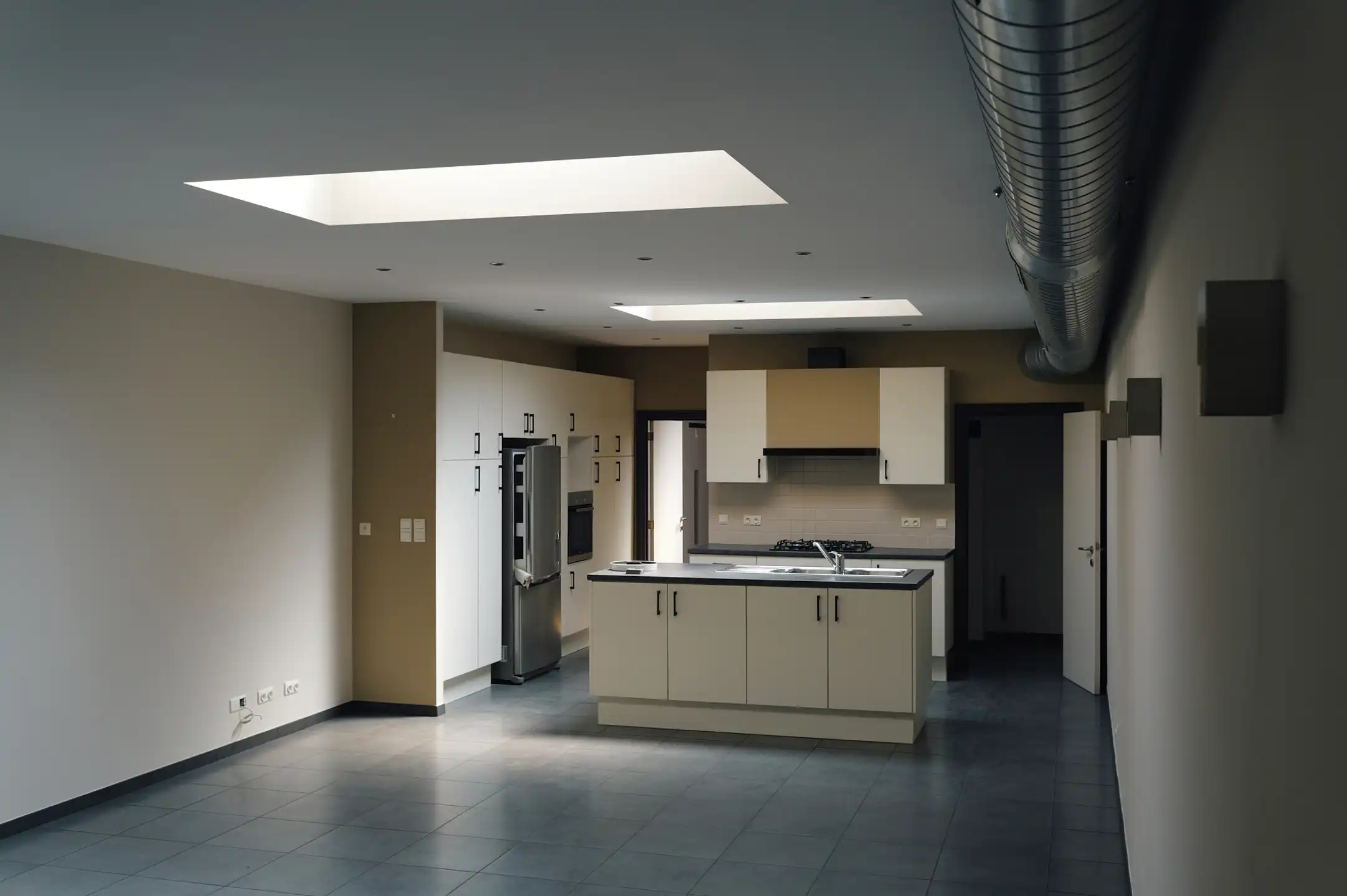 Bedrijfsgebouw te koop in Merksem foto 12