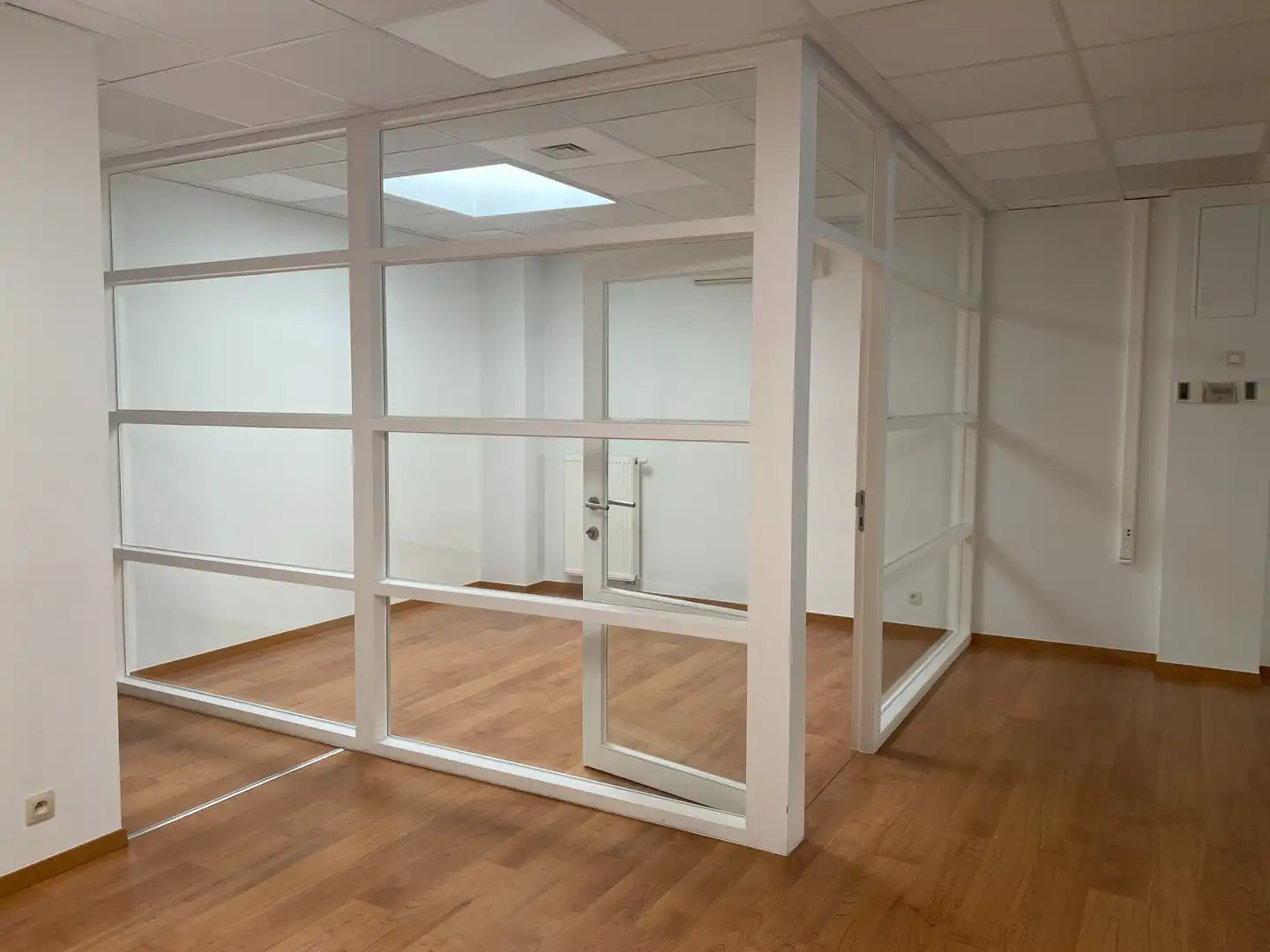 Mooi ruim winkelpand in centrum Eeklo foto 4