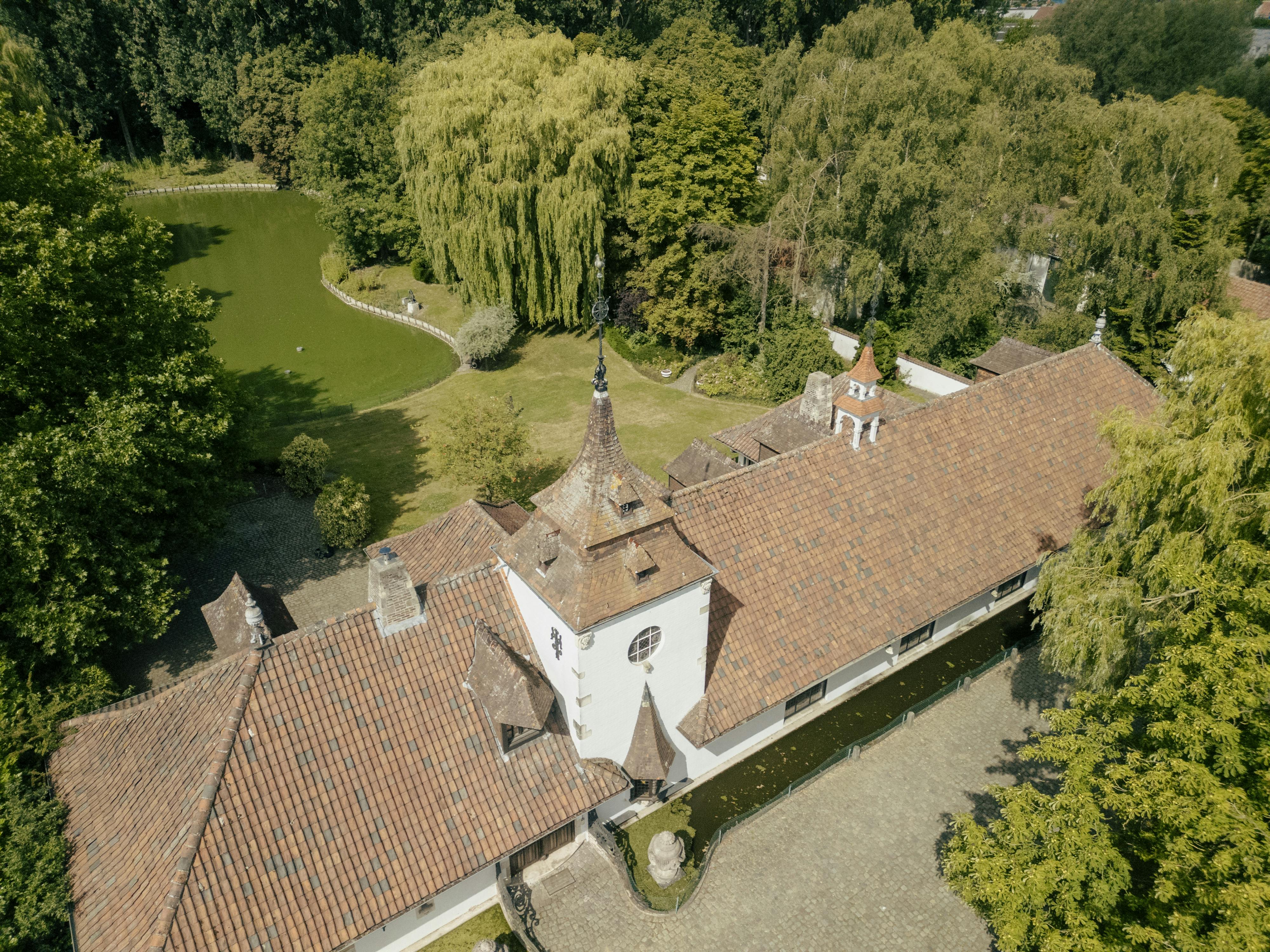 Unieke villa met vijver te koop aan de rand van Roeselare foto 21