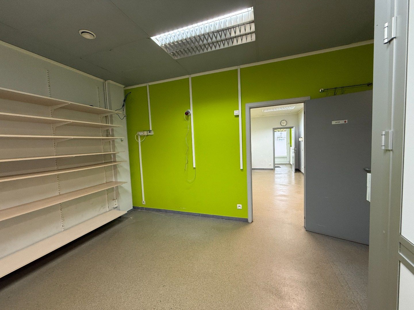 Gunstig gelegen handelsruimte te Sint-Job foto 12