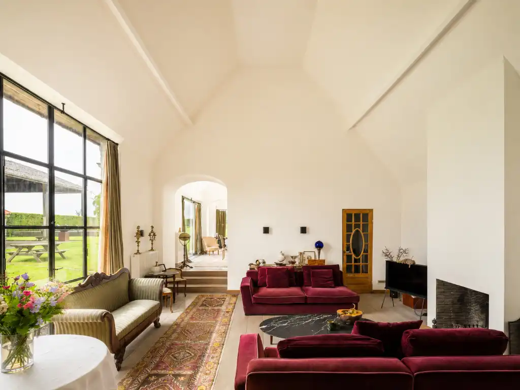 Karaktervolle gerenoveerde hoeve met zwembad en wijngaard op 4.700 m² te Vurste. foto 2