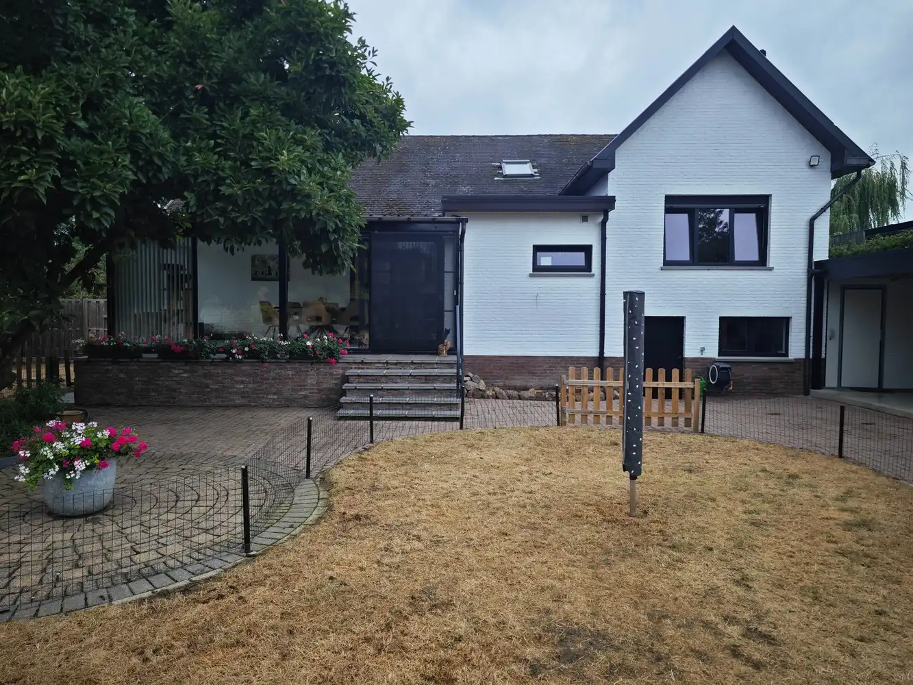 Grotendeels gerenoveerde woning op 16a78ca foto 38