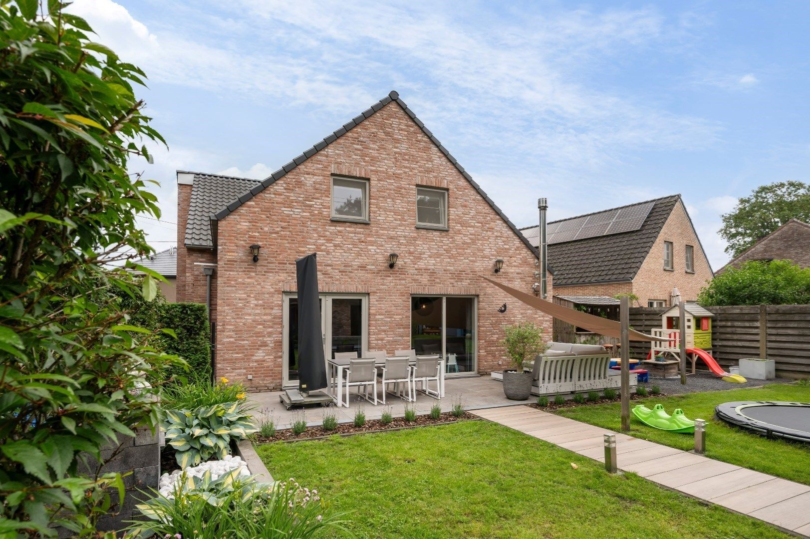 Prachtig afgewerkte  woning met 3 slaapkamers foto 3