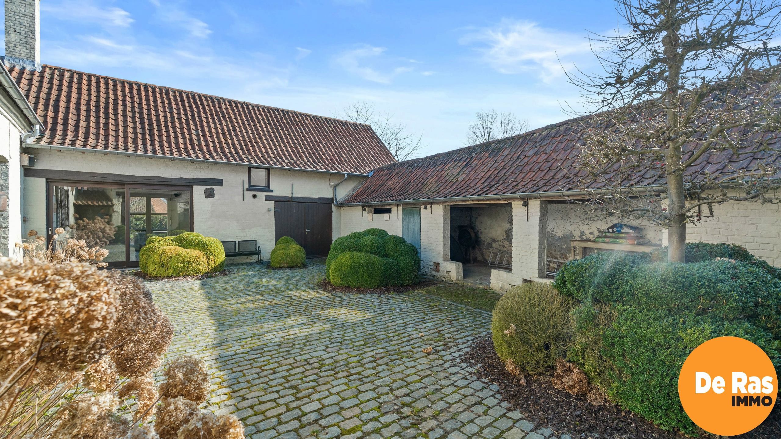 Charmante vierkantshoeve in het landelijke Aaigem op 1515 m² foto 3