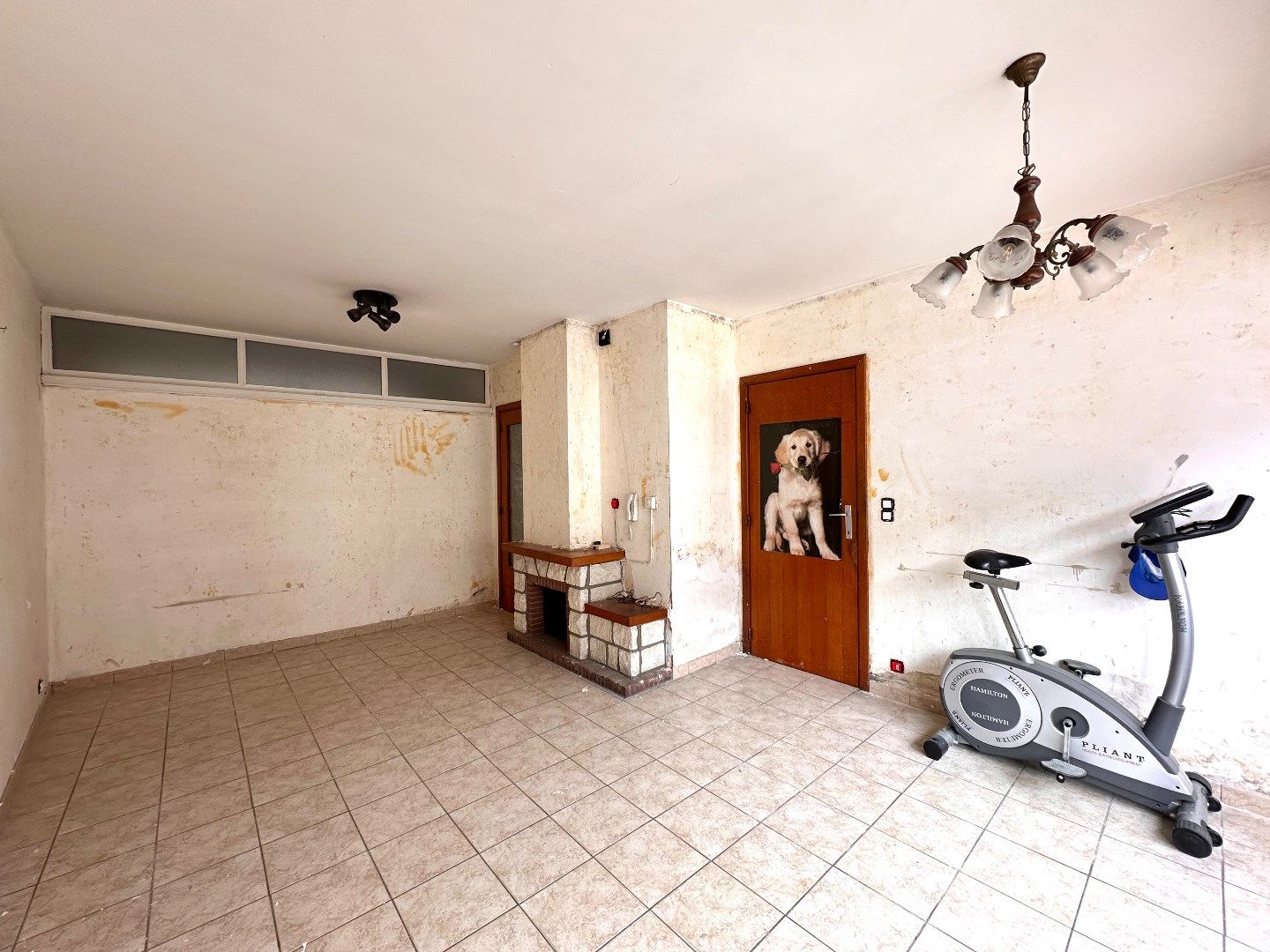 Te renoveren appartement met 2 slaapkamers en terras nabij het centrum van Tongeren foto 4