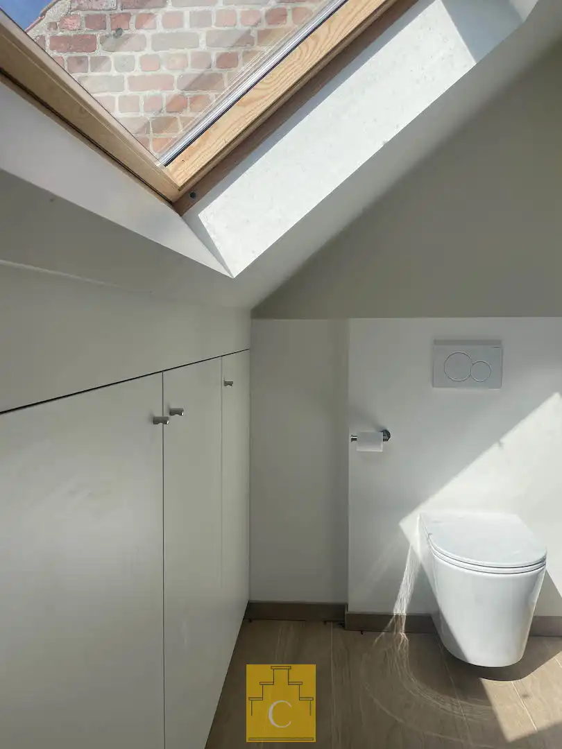 Volledig vernieuwde woning met grote tuin in Sint-Kruis foto 6