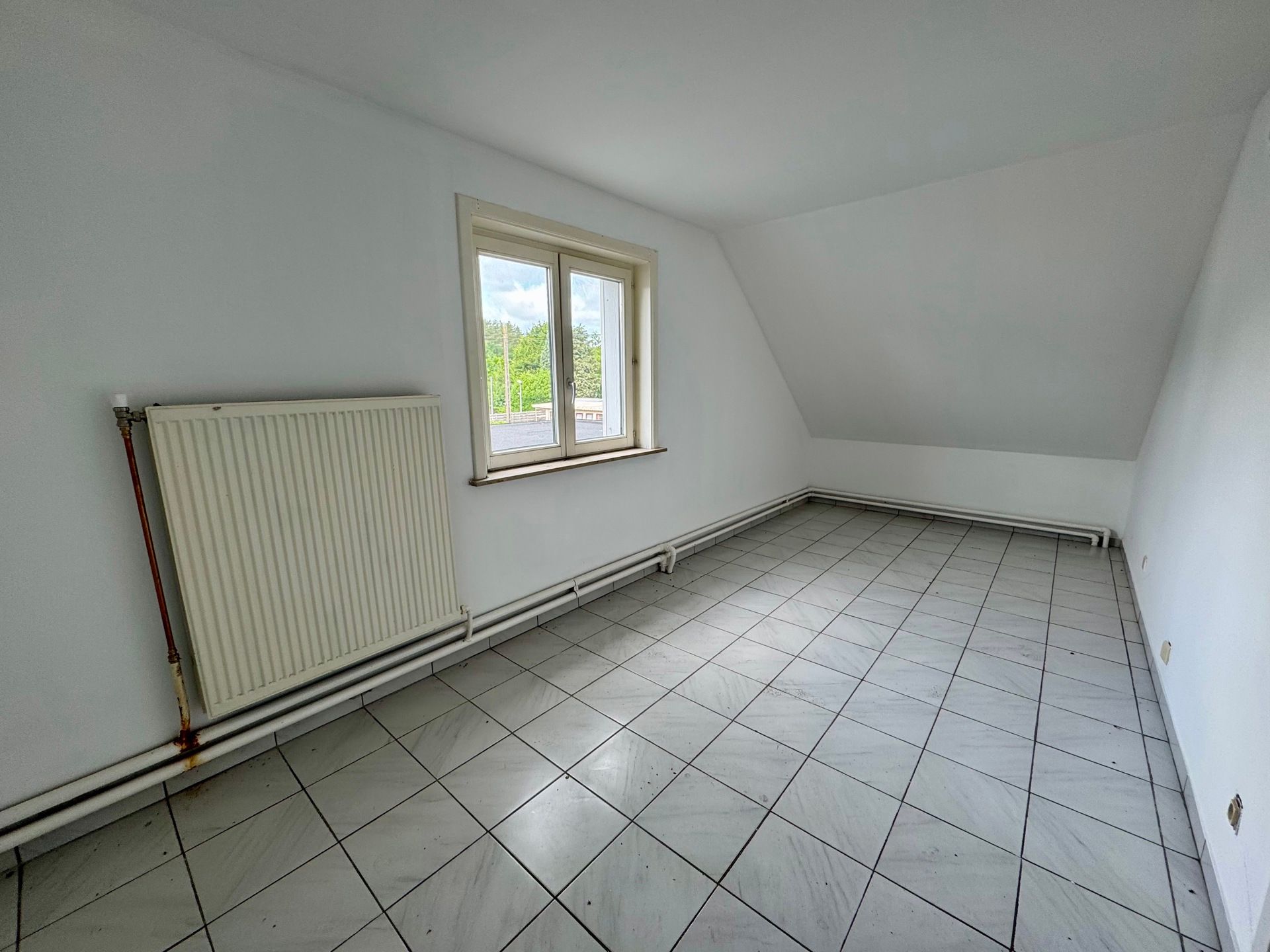 Kantoorruimte met duplex-appartement te Langdorp foto 17