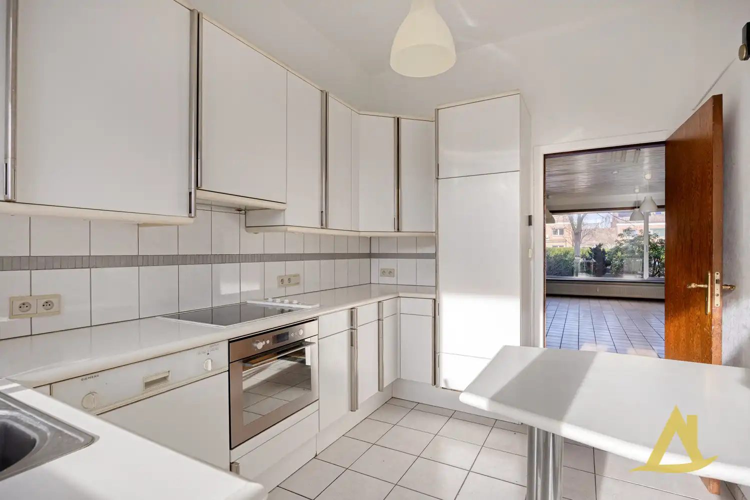 GEZELLIG APPARTEMENT MET UITSTEKENDE LIGGING TE DIEST! foto 7